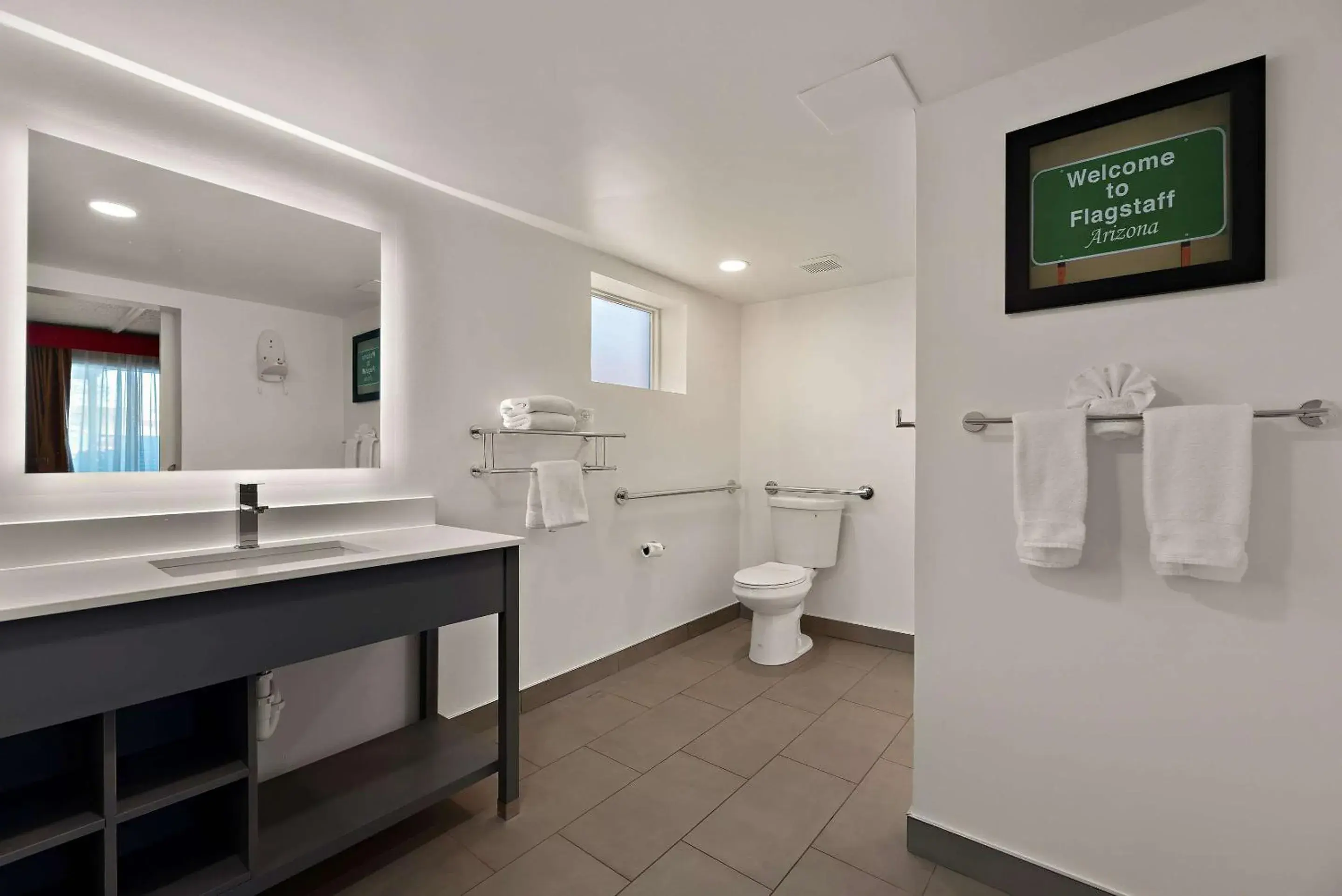Bedroom, Bathroom in Econo Lodge Flagstaff Route 66