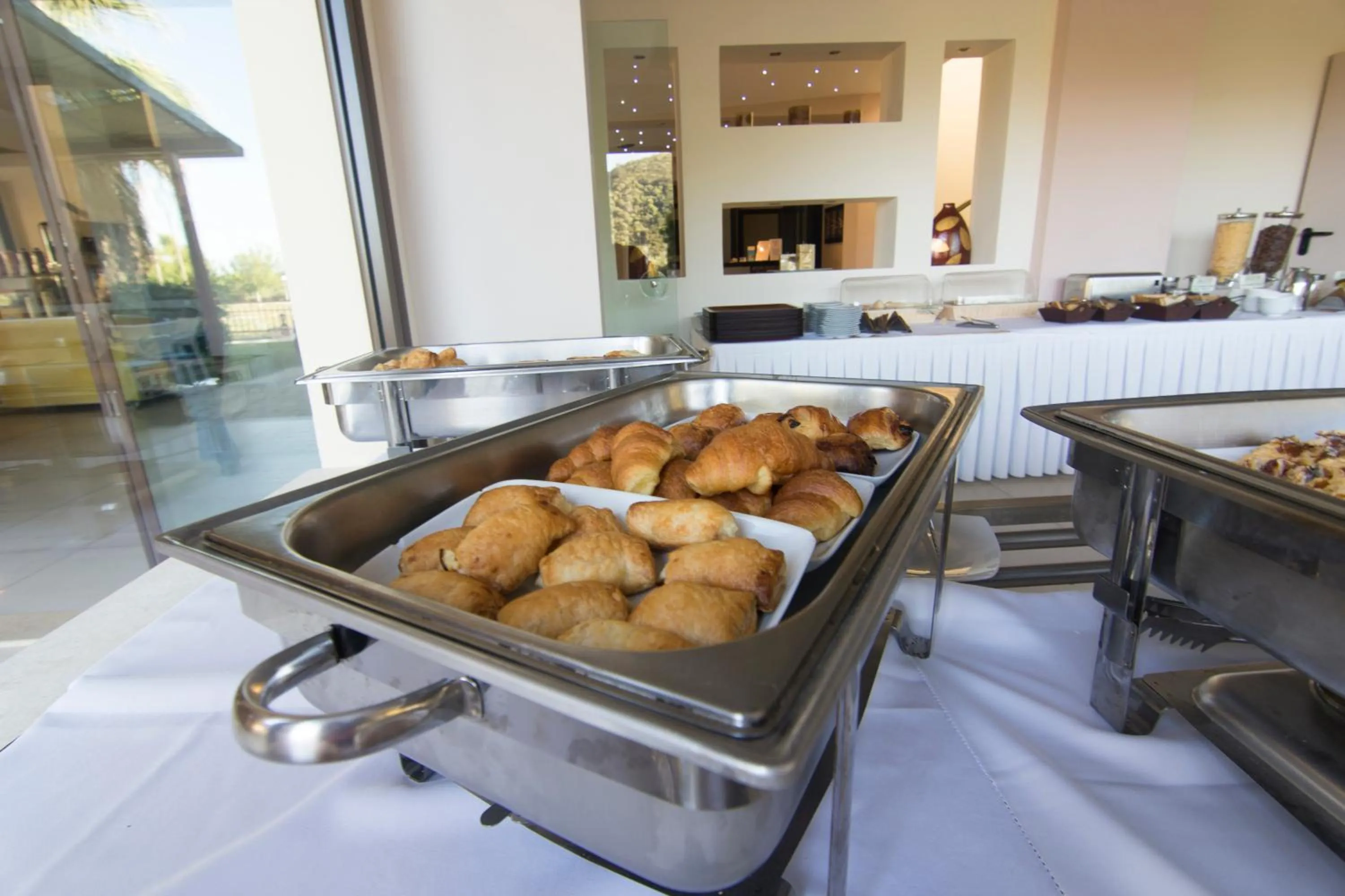 Food and drinks in Riviera Perdika Hotel