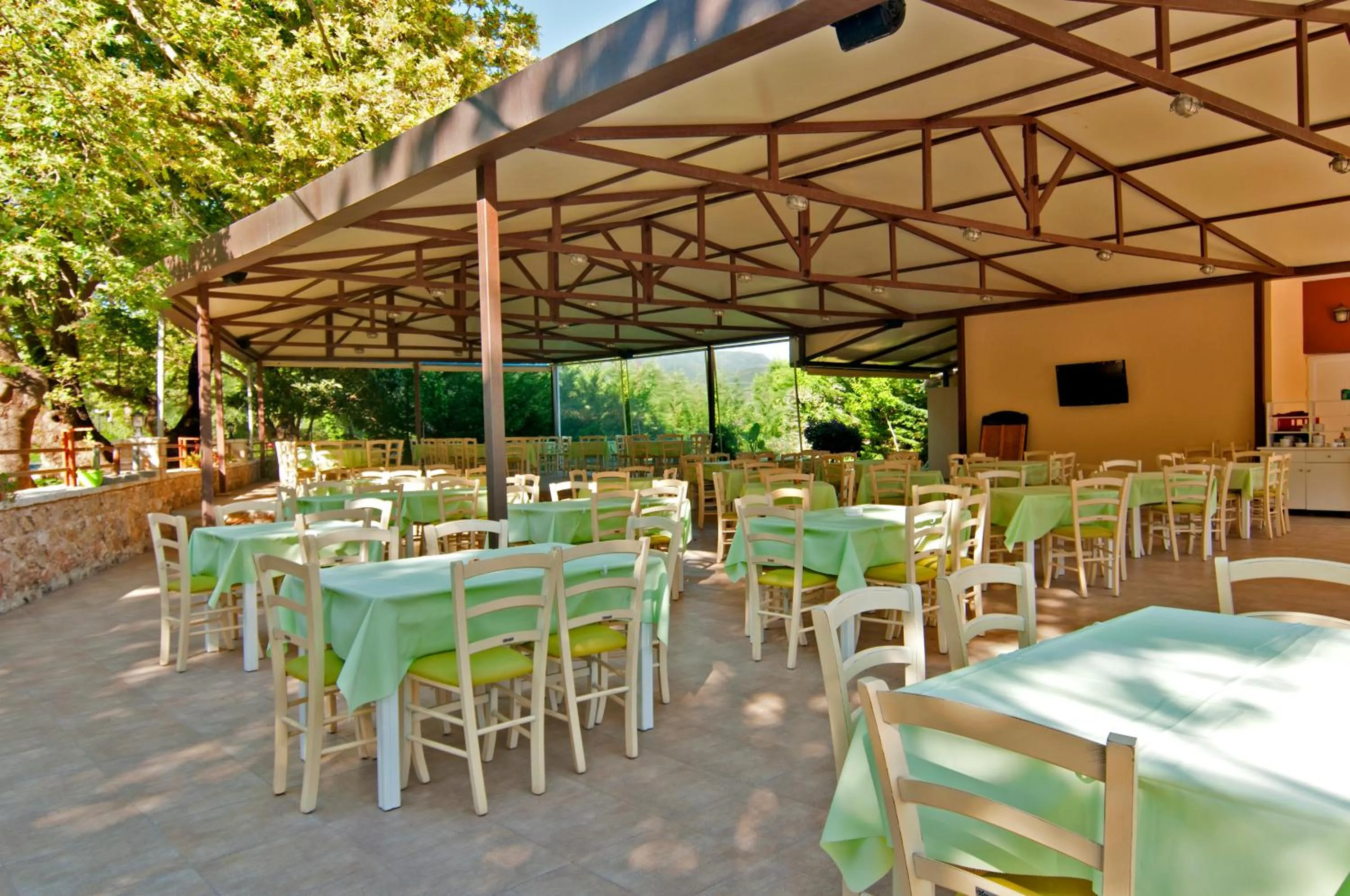 Restaurant/places to eat in Riviera Perdika Hotel