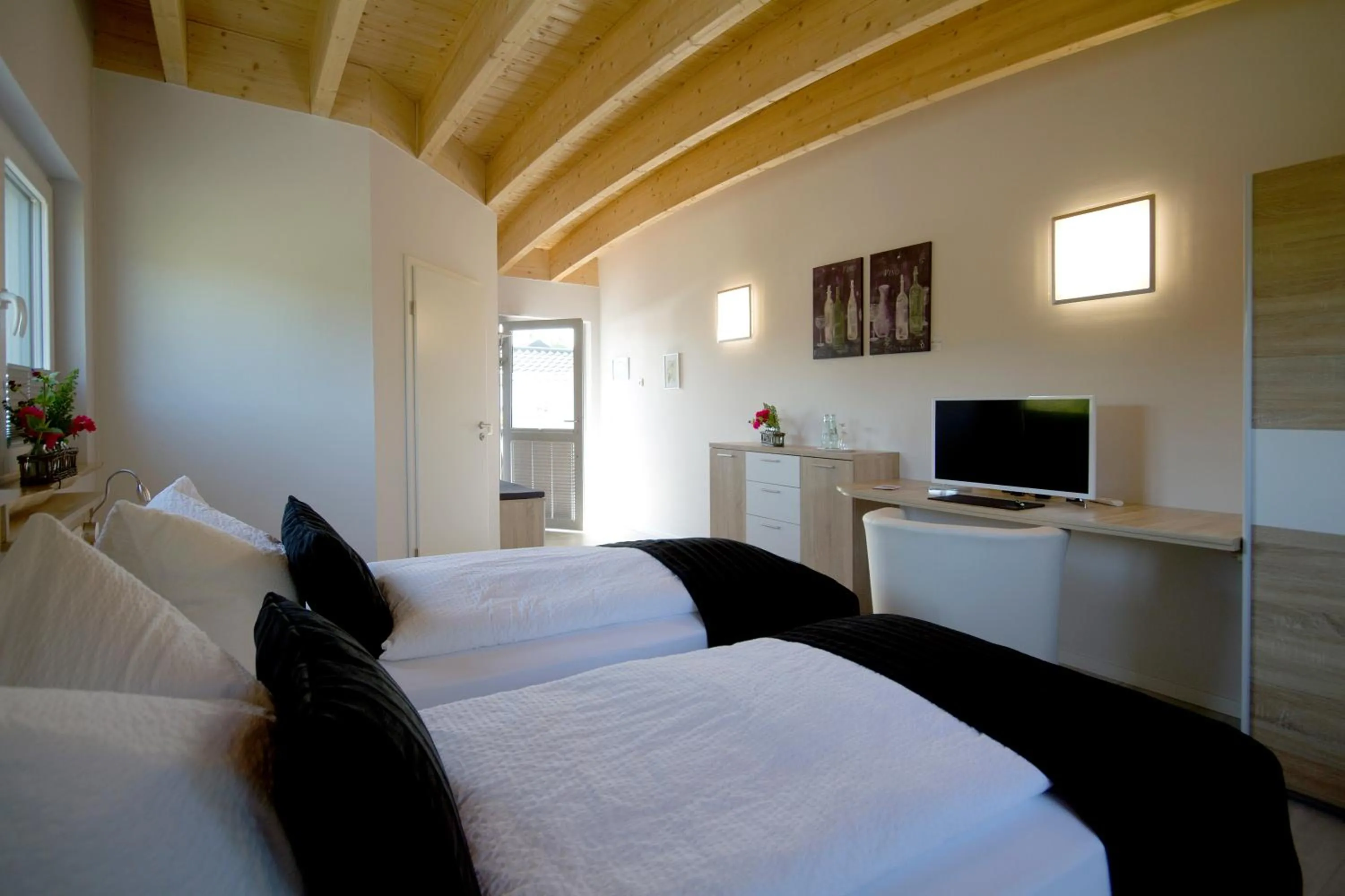 Bedroom, Bed in Hotel-Restaurant Haus Berger