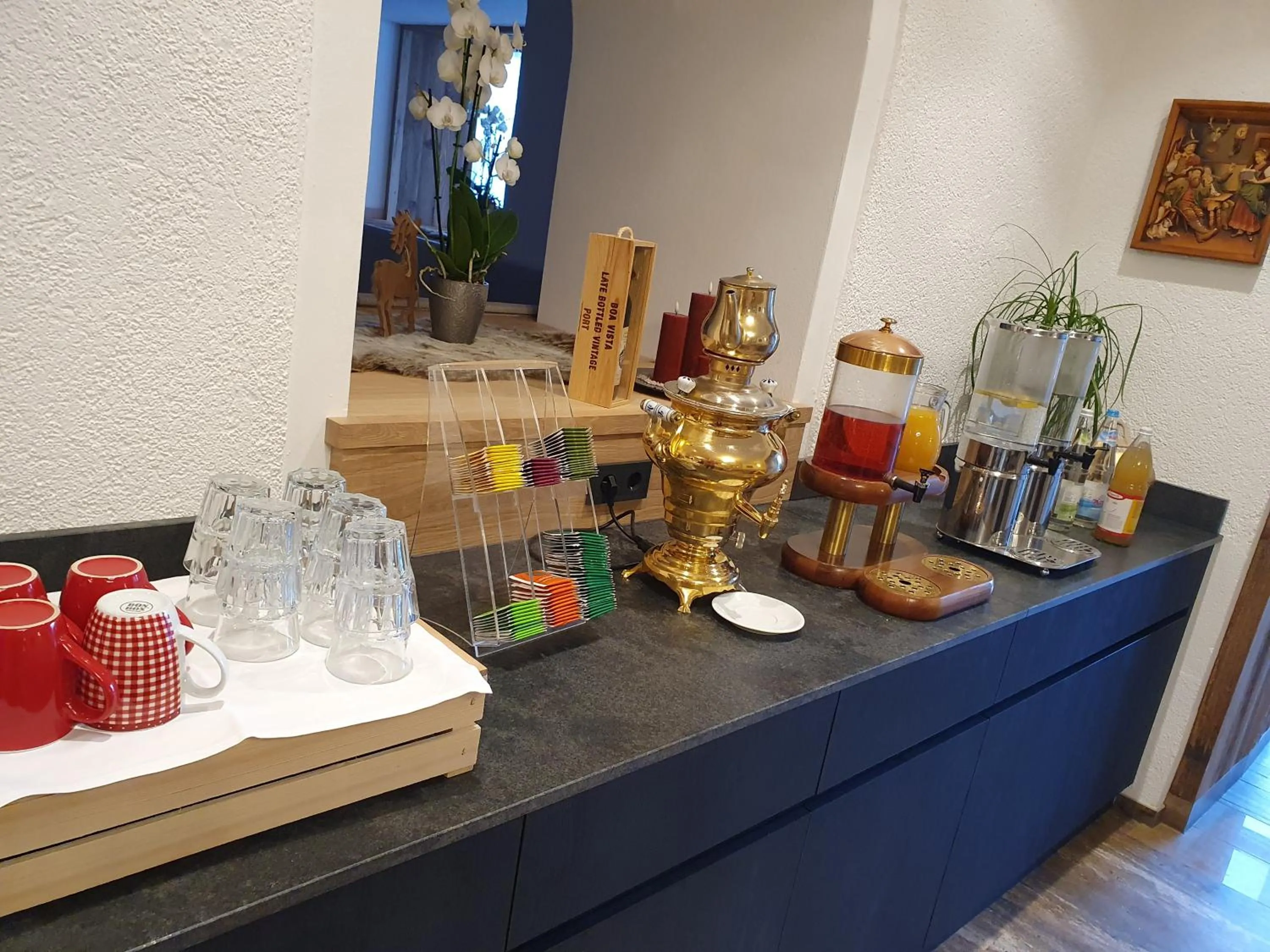 Coffee/tea facilities in Hotel Andechserhof & Mountain Sky