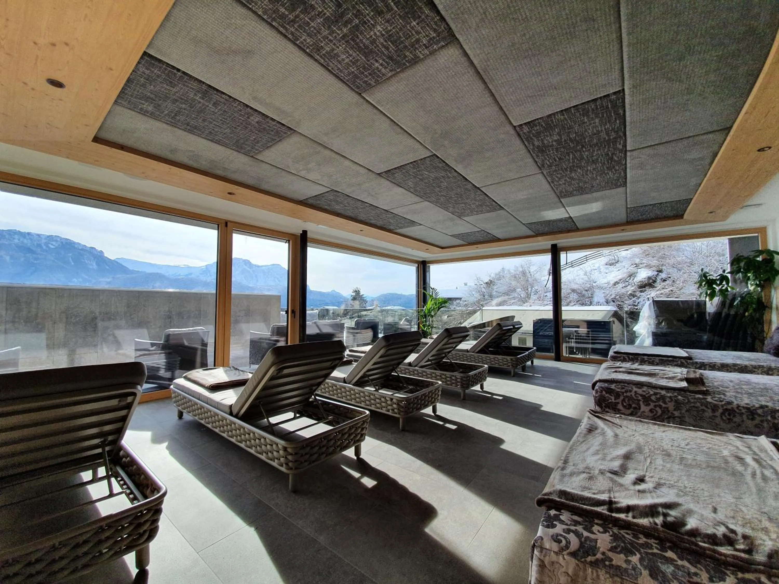 Hot Tub in Hotel Andechserhof & Mountain Sky