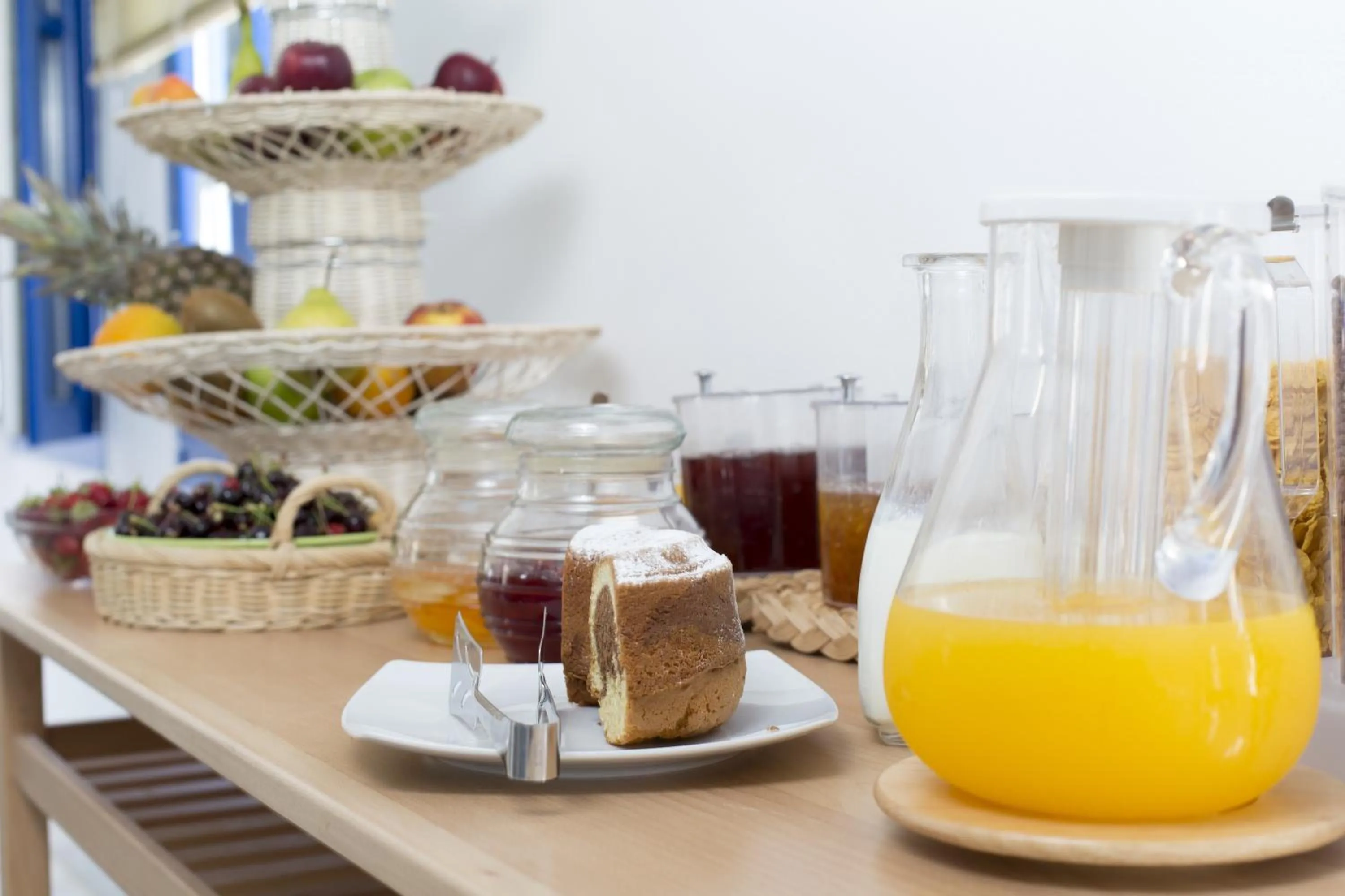 Buffet breakfast in Hotel Semeli