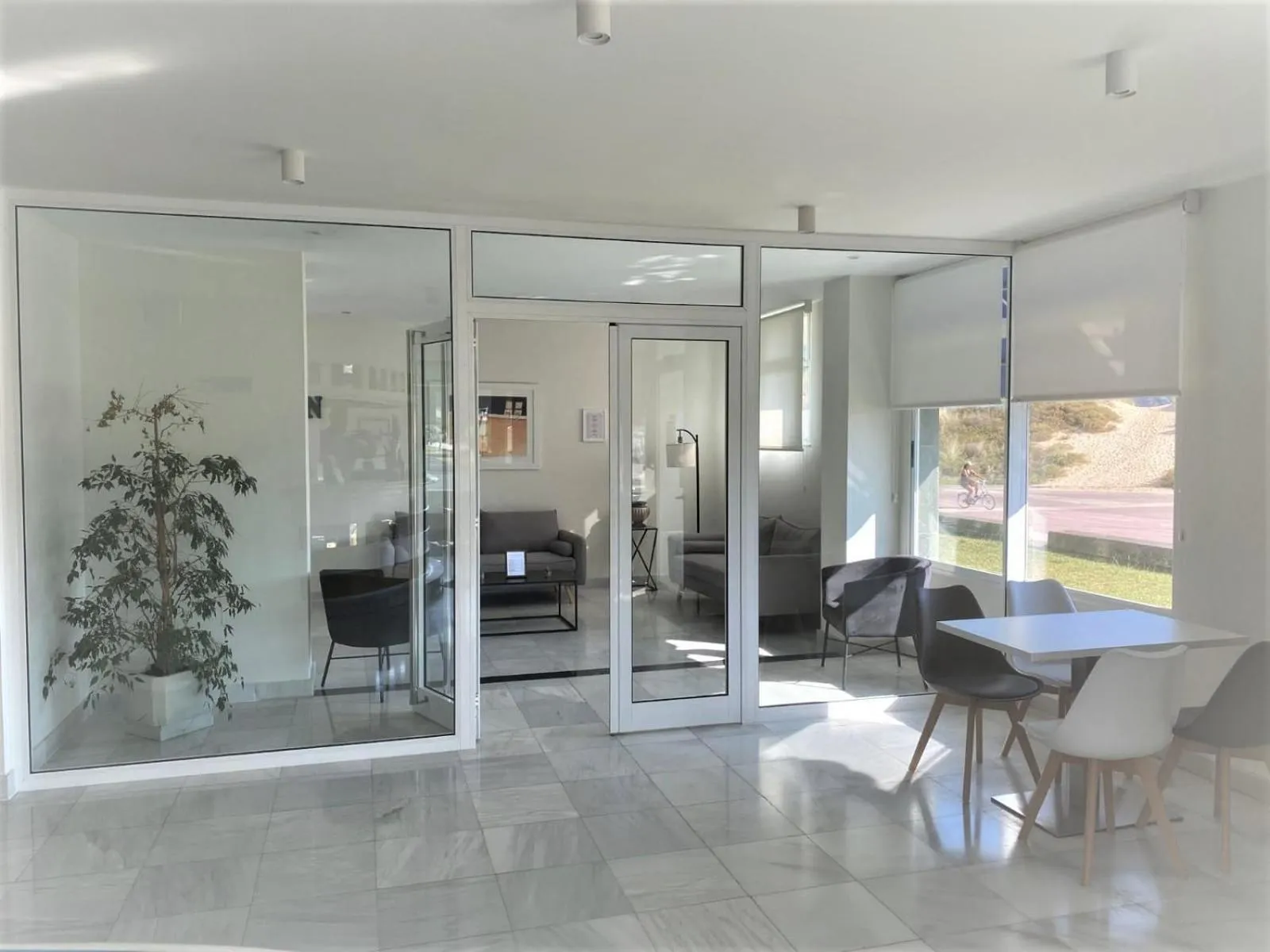 Communal lounge/ TV room in Hotel Playamar Spa