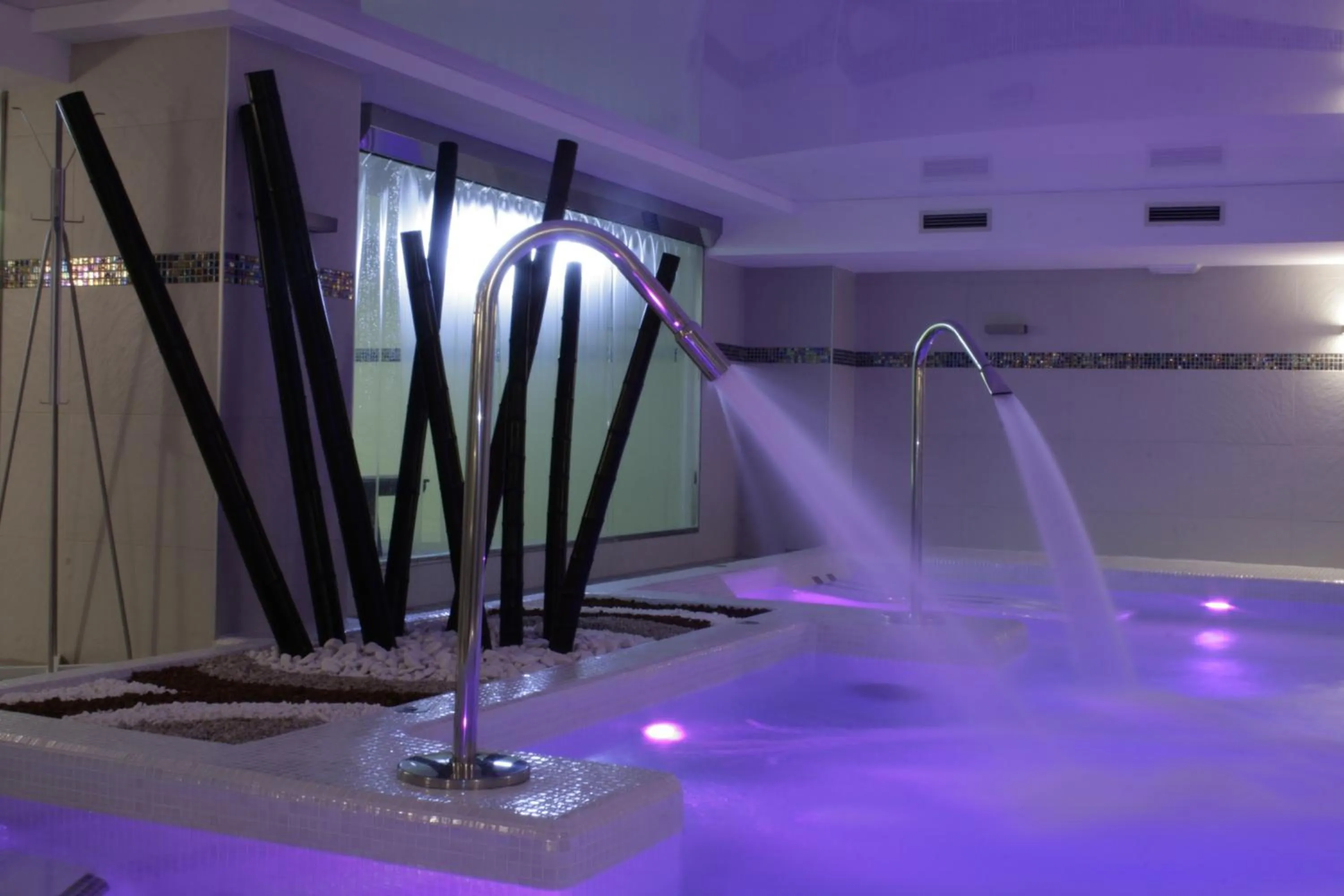 Hot Spring Bath in Hotel Playamar Spa