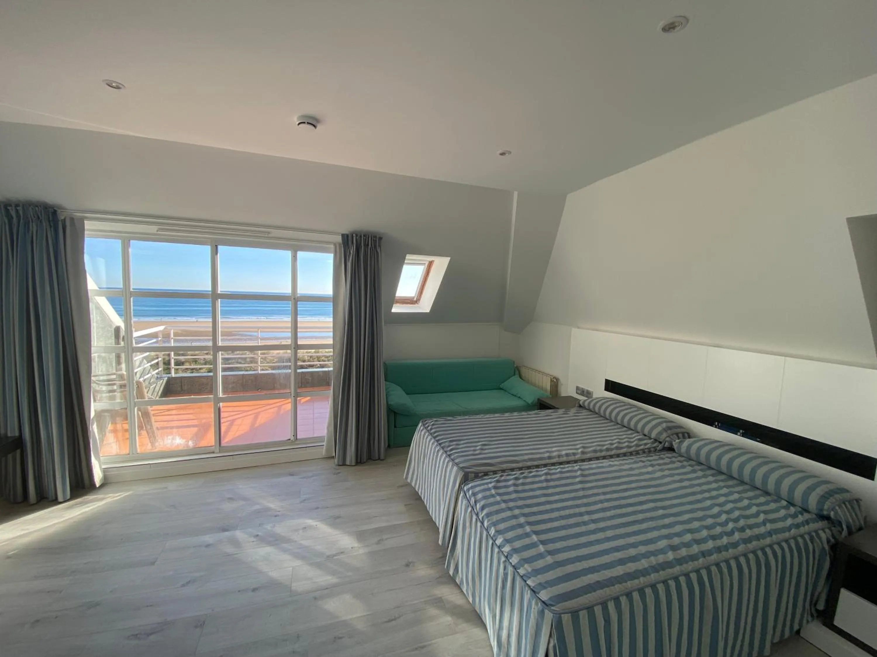 Photo of the whole room, Bed in Hotel Playamar Spa