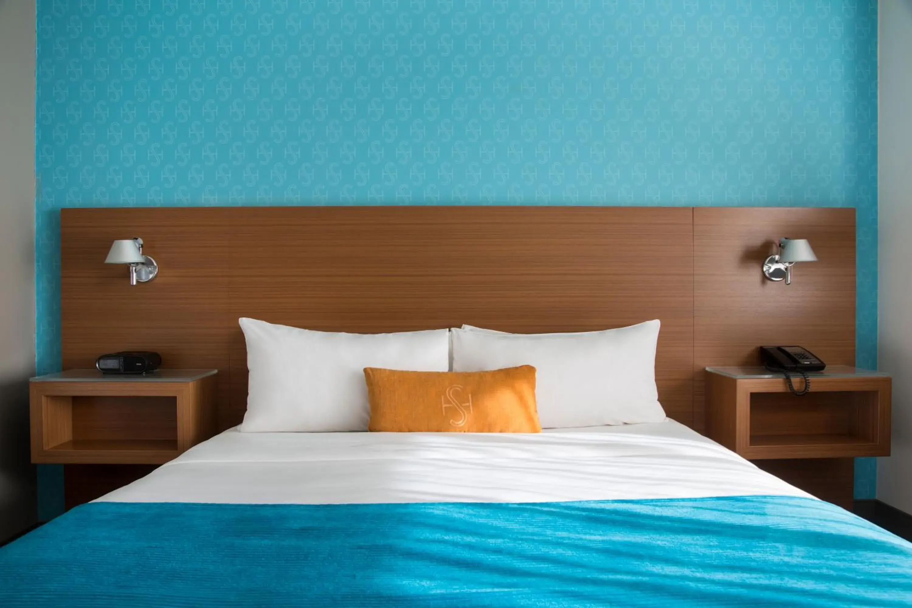 Bed in Shore Hotel Bed in Shore Hotel