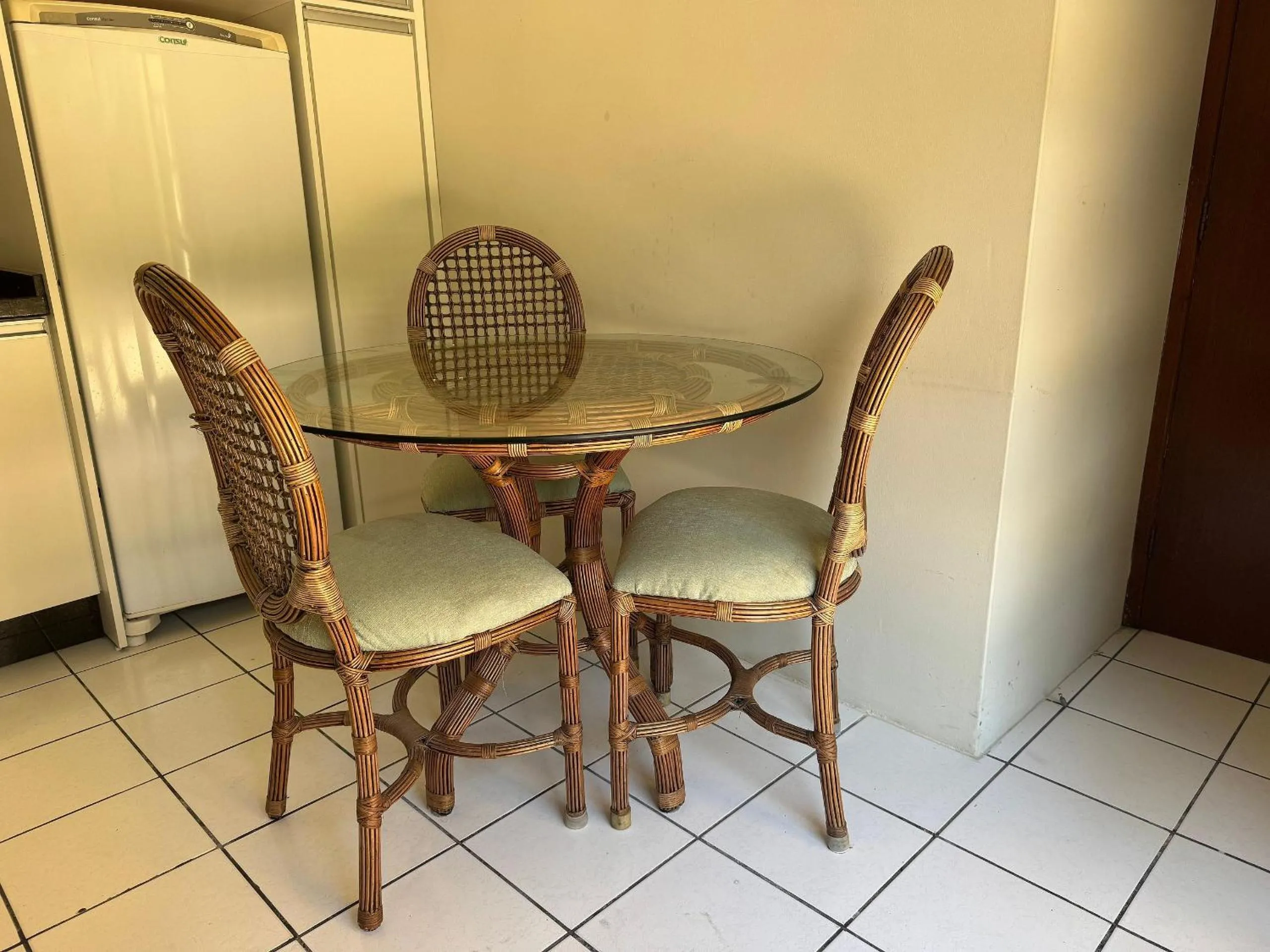 Dining area in Residencial Glaura é Destino Floripa