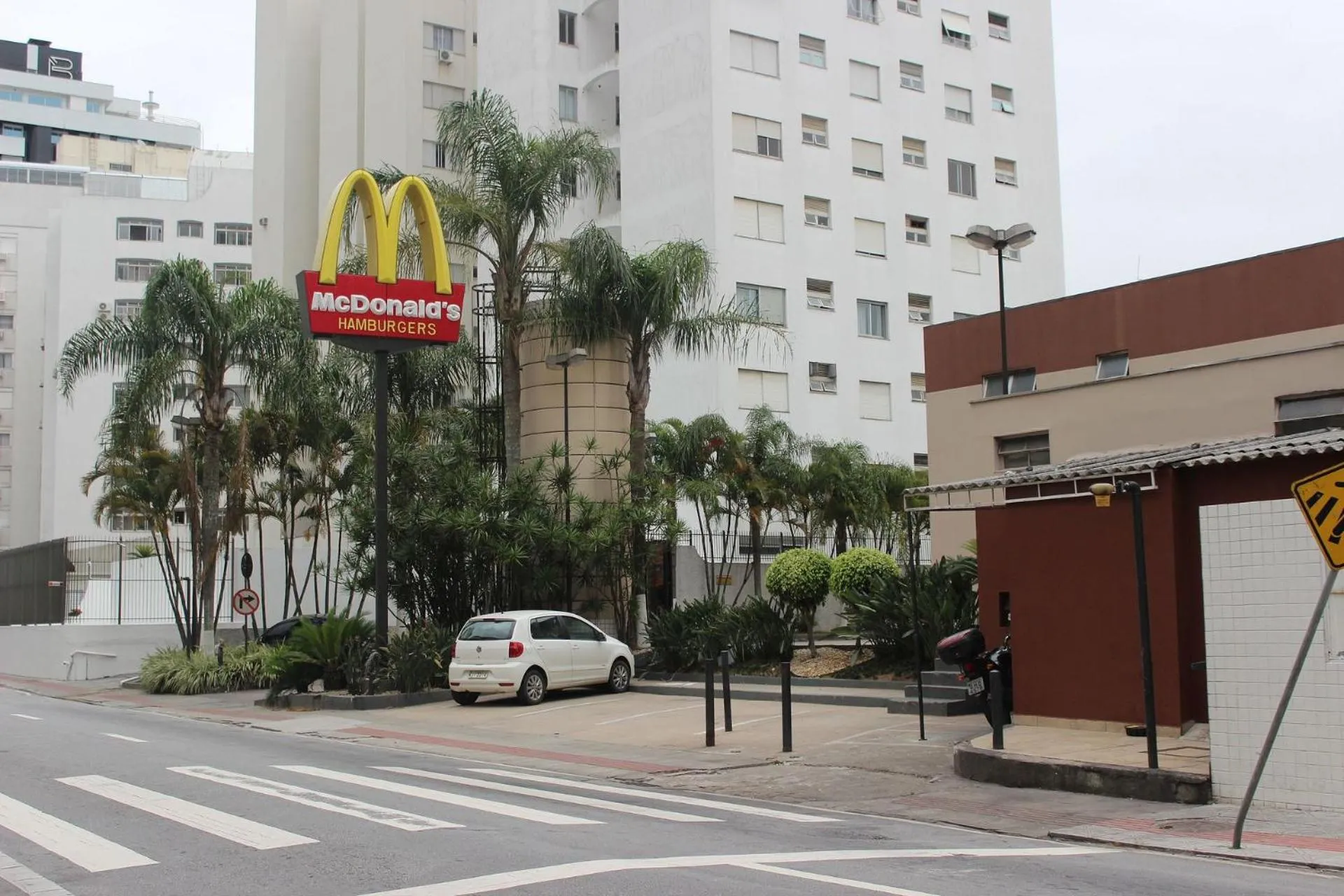 Nearby landmark in Residencial Glaura é Destino Floripa