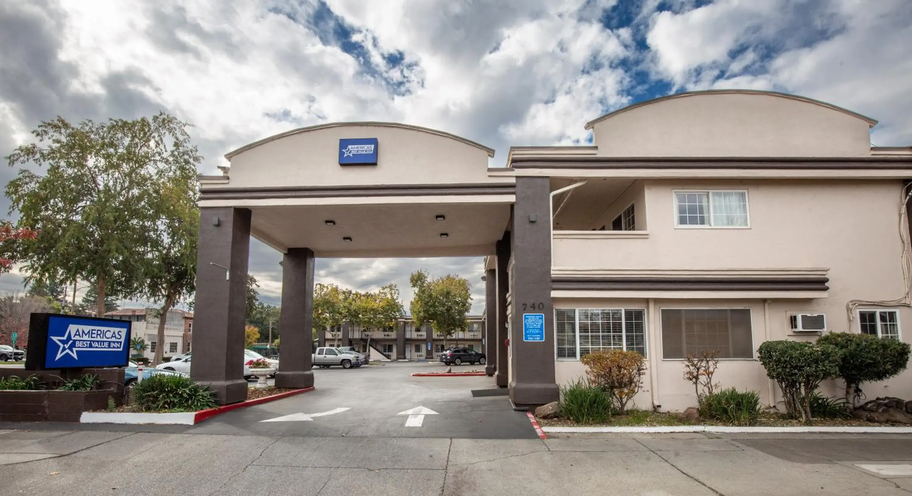 Property building in Americas Best Value Inn - Chico Property building in Americas Best Value Inn - Chico