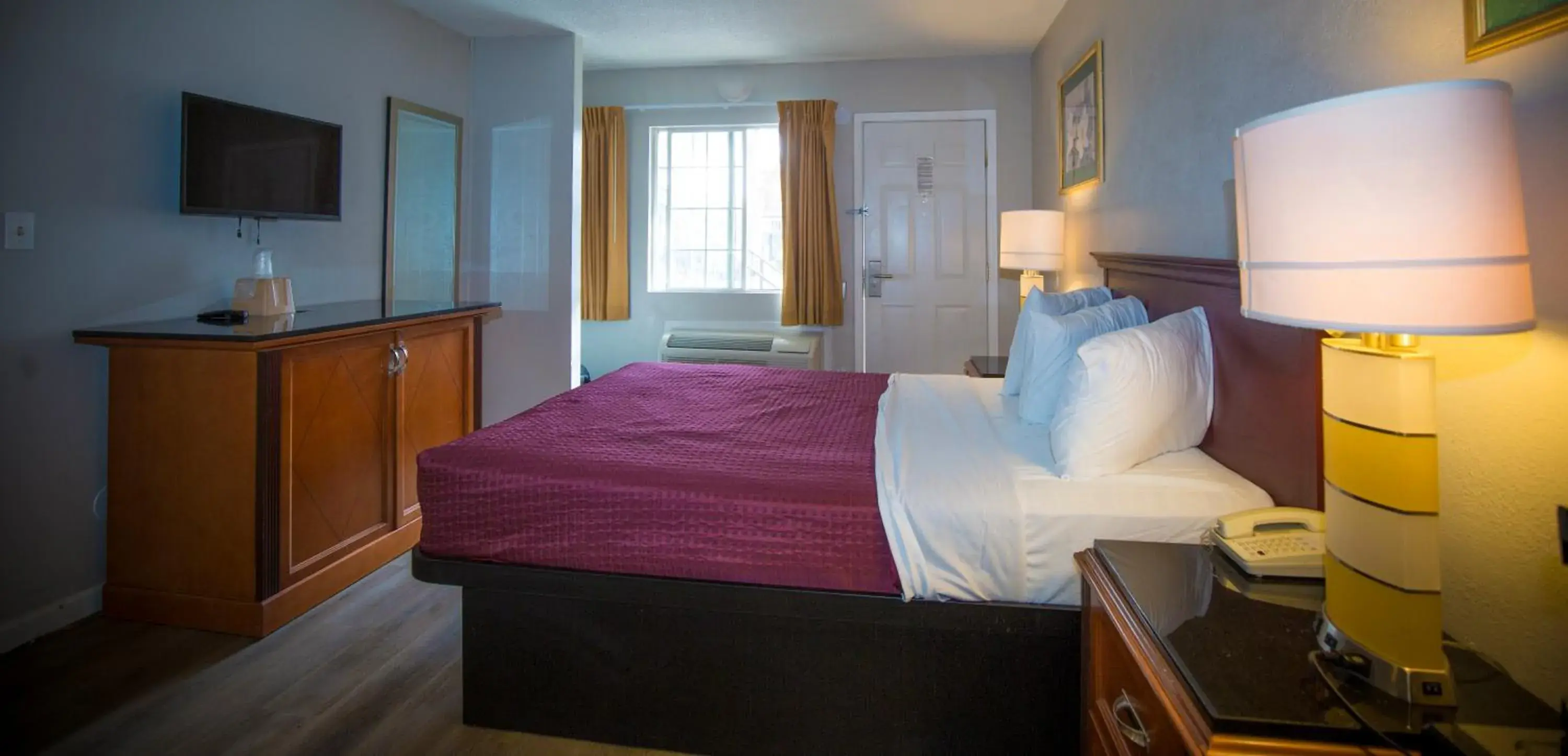 Bedroom, Bed in Americas Best Value Inn - Chico Bedroom, Bed in Americas Best Value Inn - Chico