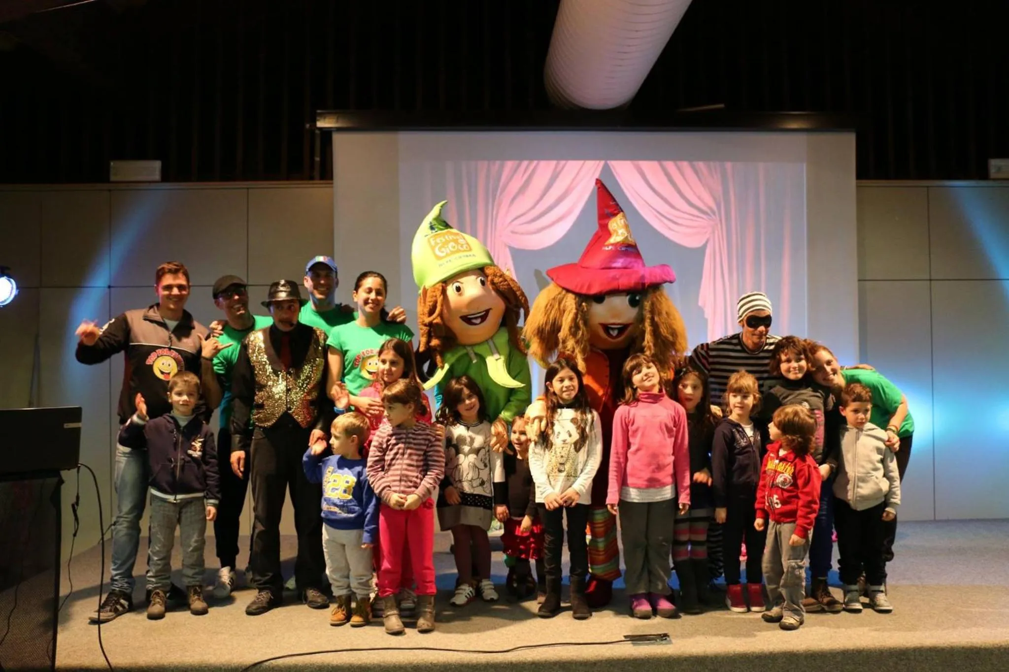 People in Hotel Vittoria