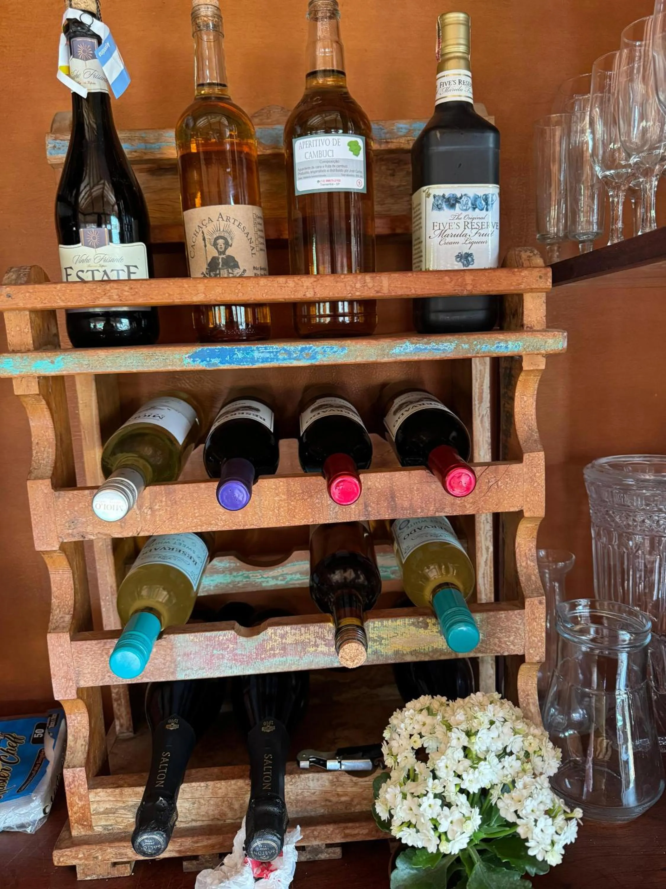 Drinks in Cores e Flores da Serra Pousada by Concavus