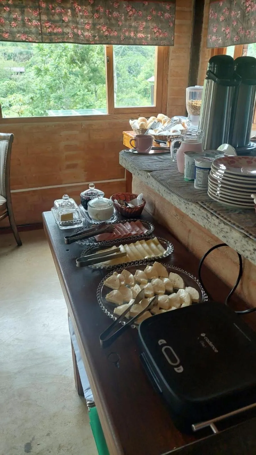 Breakfast in Cores e Flores da Serra Pousada by Concavus