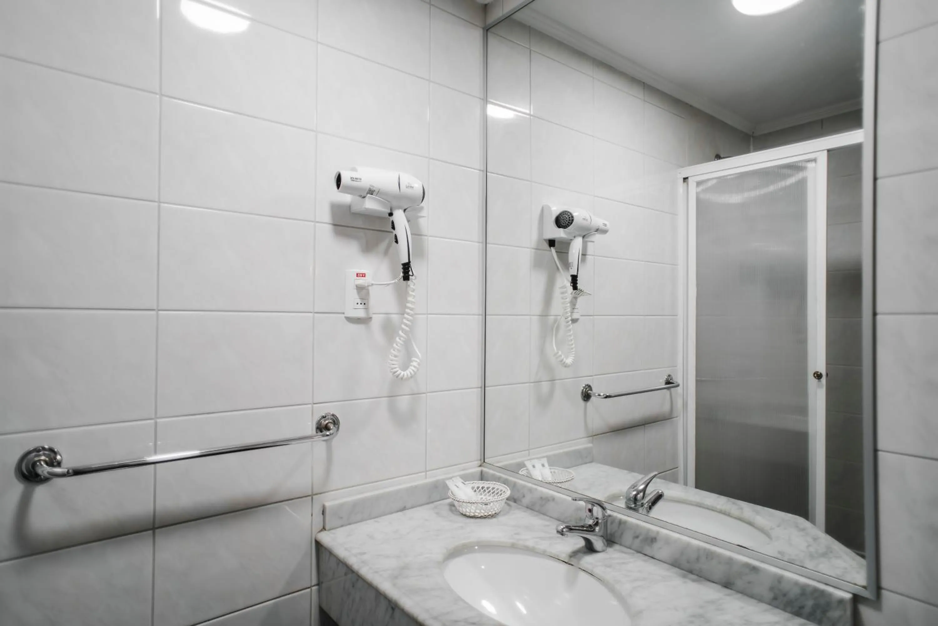 Bathroom in Hotel Melillanca