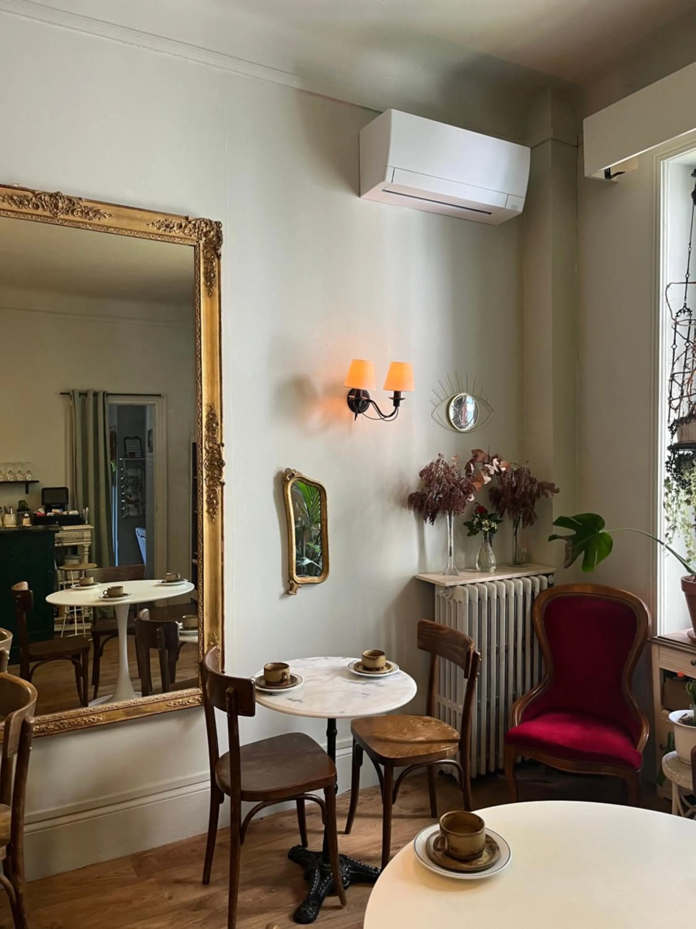 Living room in Saint Charles Hôtel & Coliving Biarritz