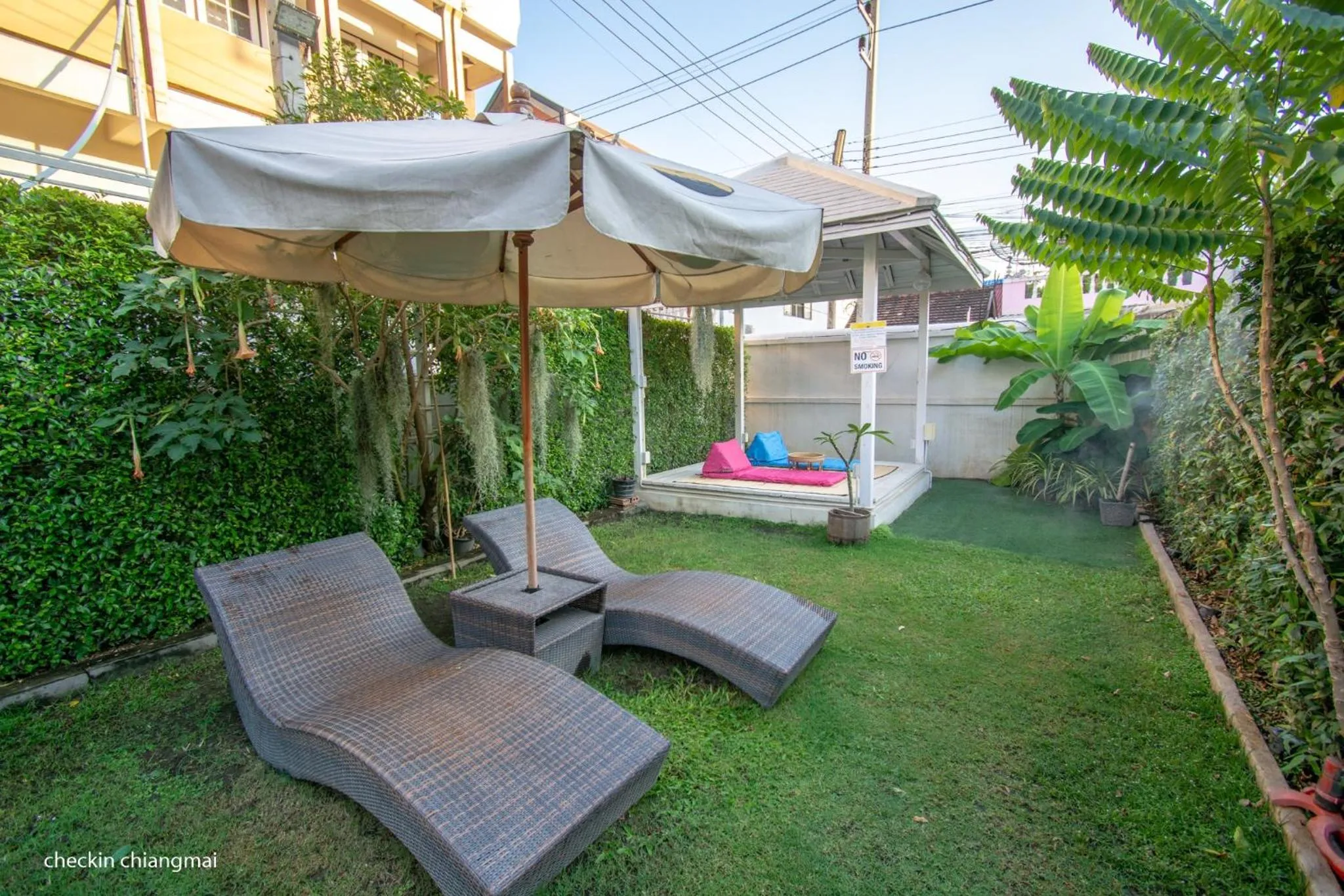 Hostel Lullaby Non-Smoking