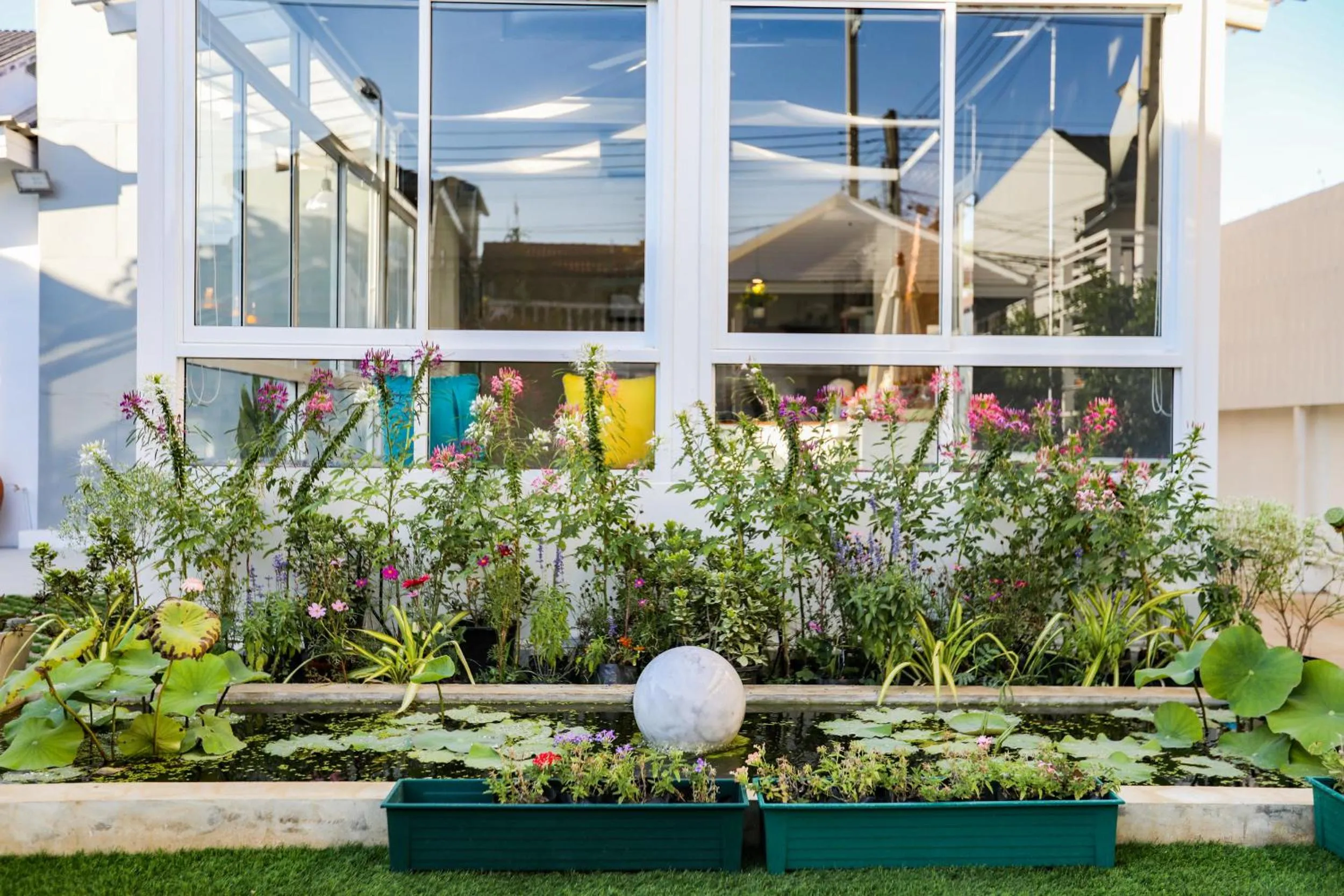 Hostel Lullaby Non-Smoking