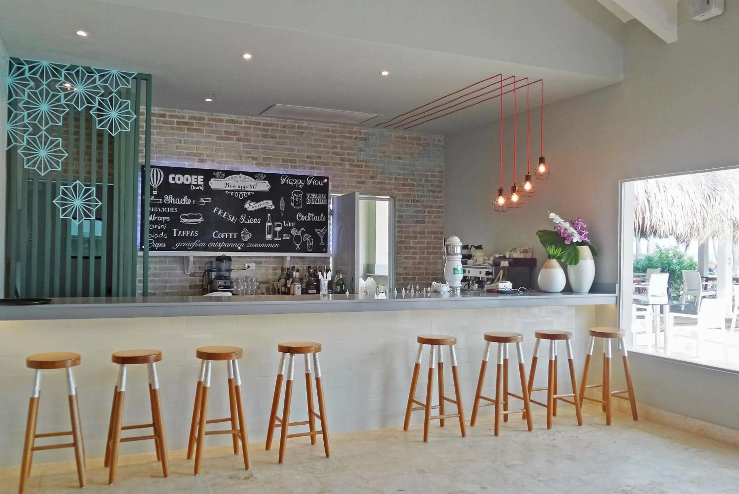 Lounge or bar in Wyndham Alltra Samana All Inclusive Resort