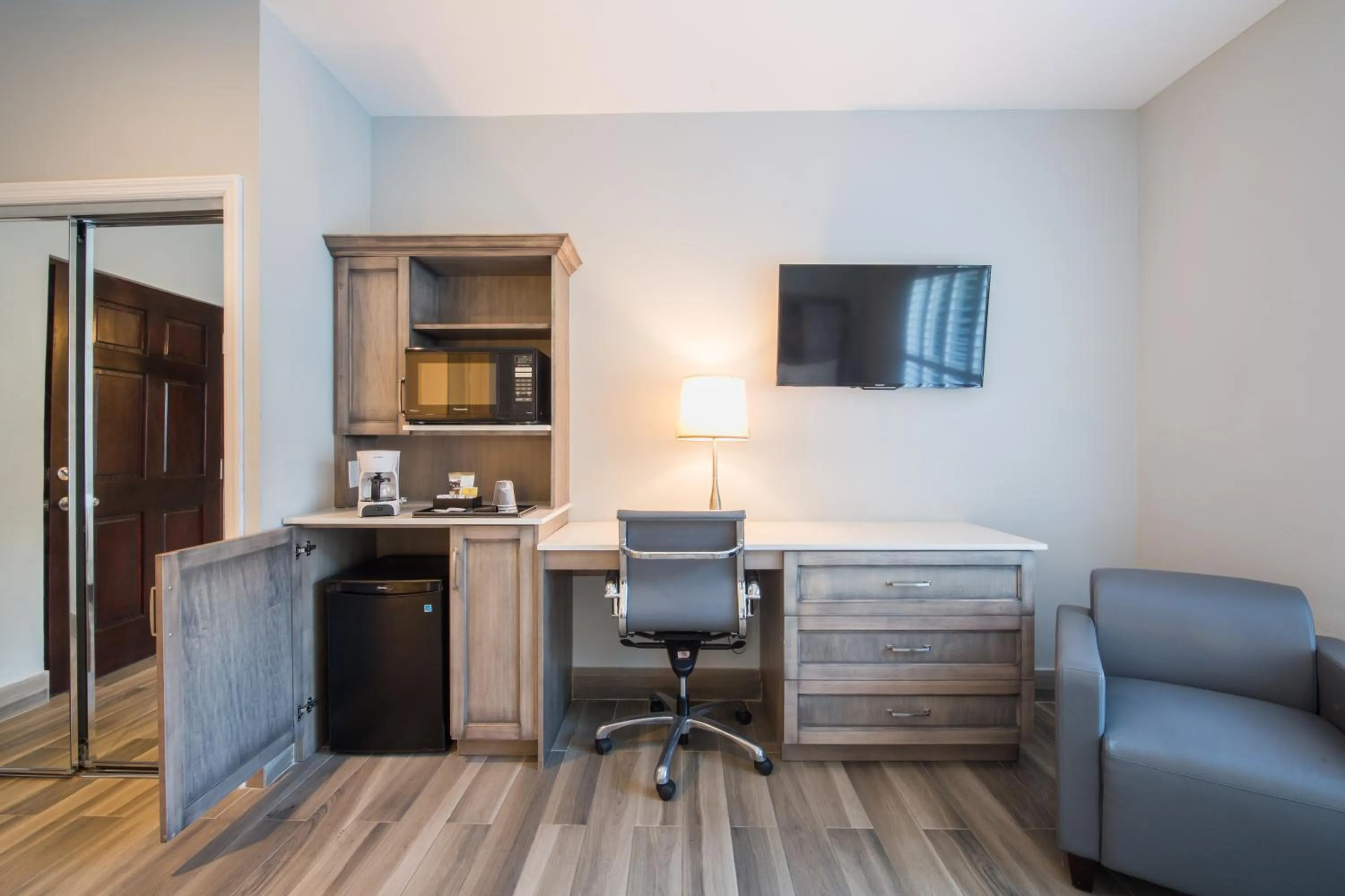 TV and multimedia in Hotel La Vista Azul