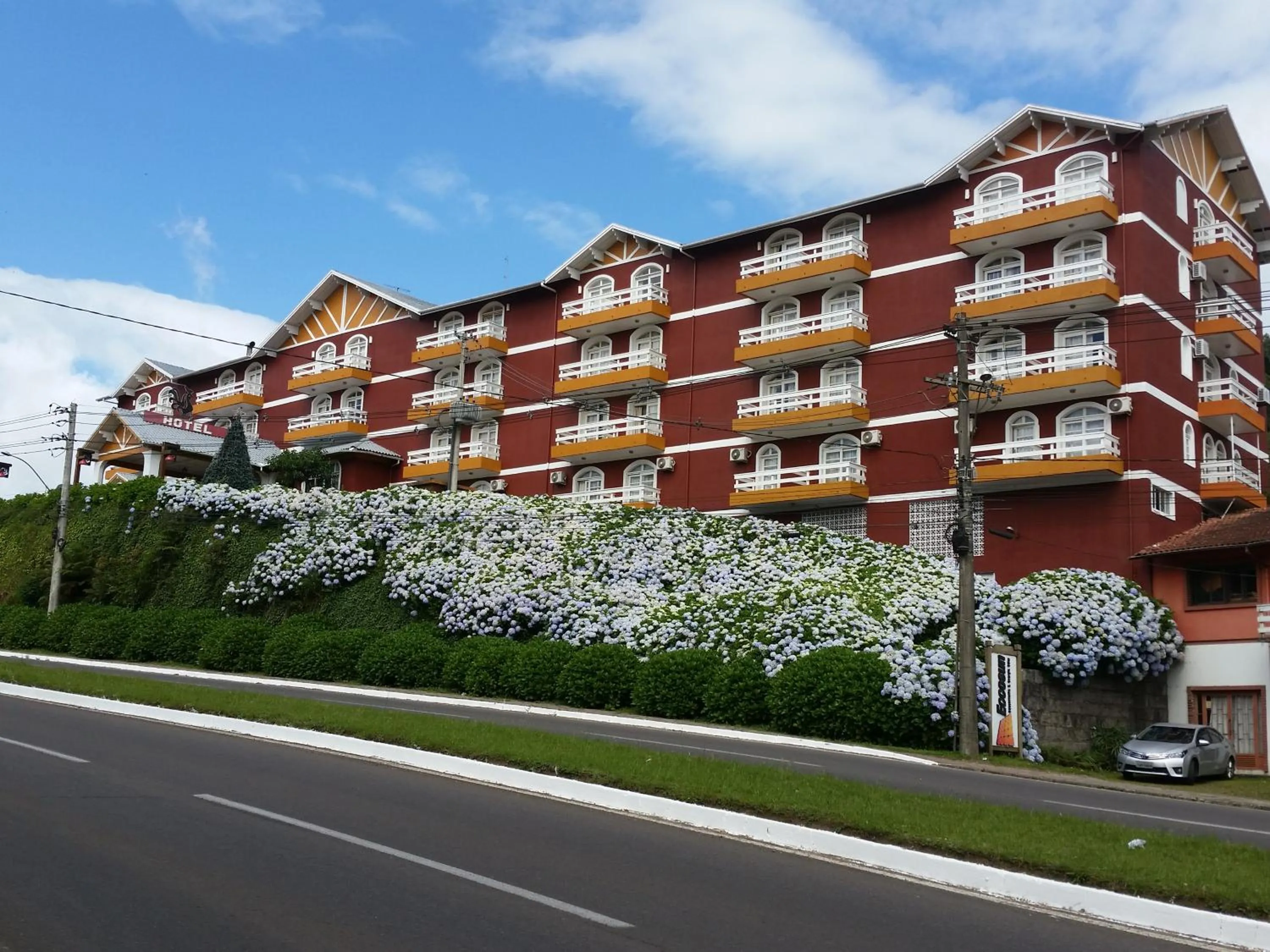 Facade/entrance in Hotel Galo Vermelho