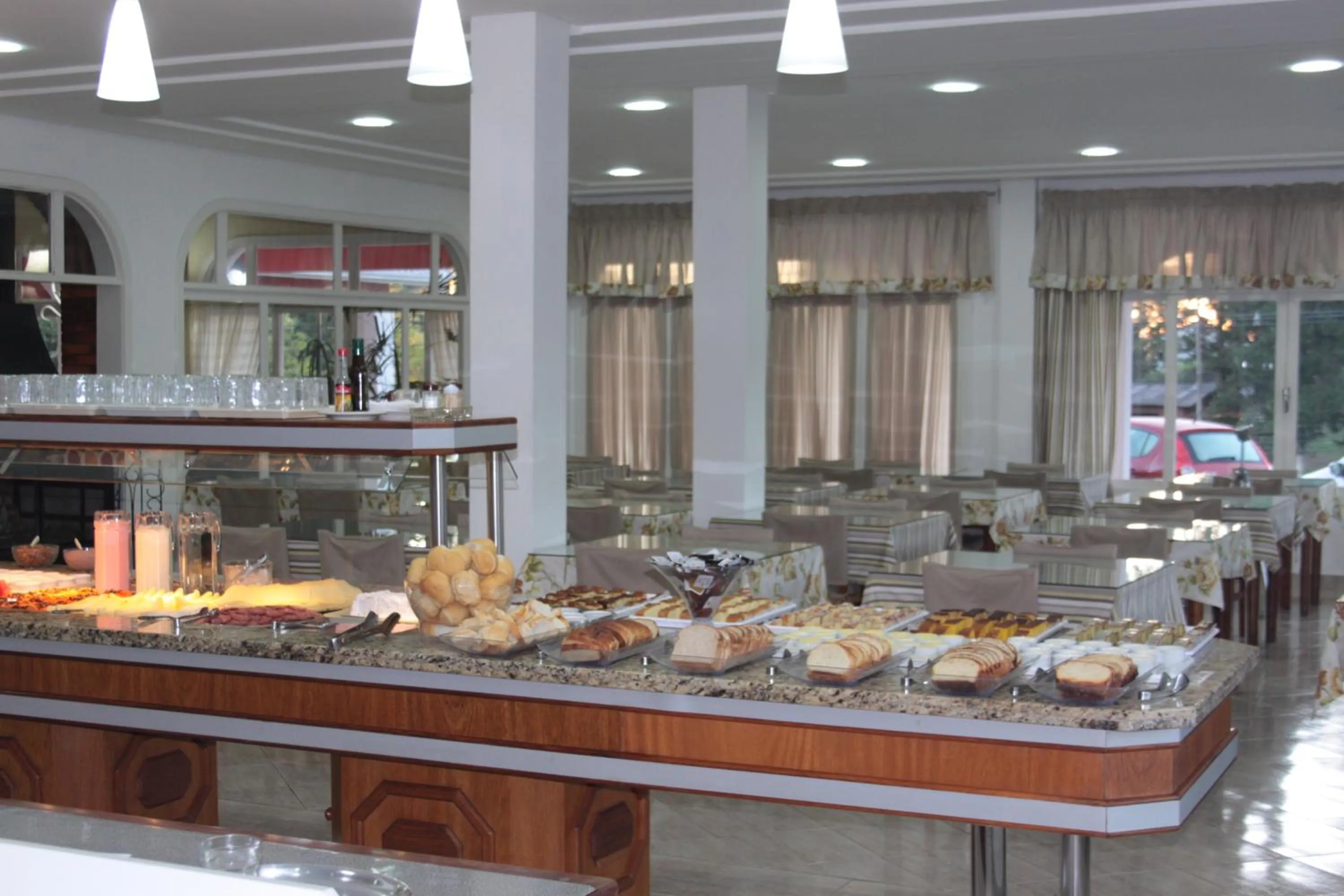 Buffet breakfast in Hotel Galo Vermelho