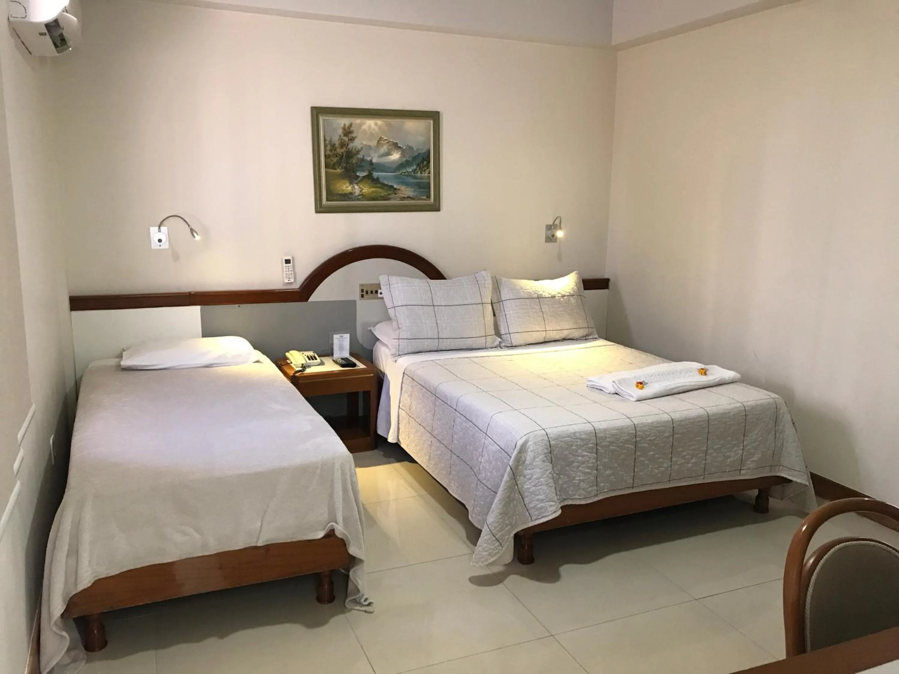 Bedroom, Bed in Champagnat Praia Hotel