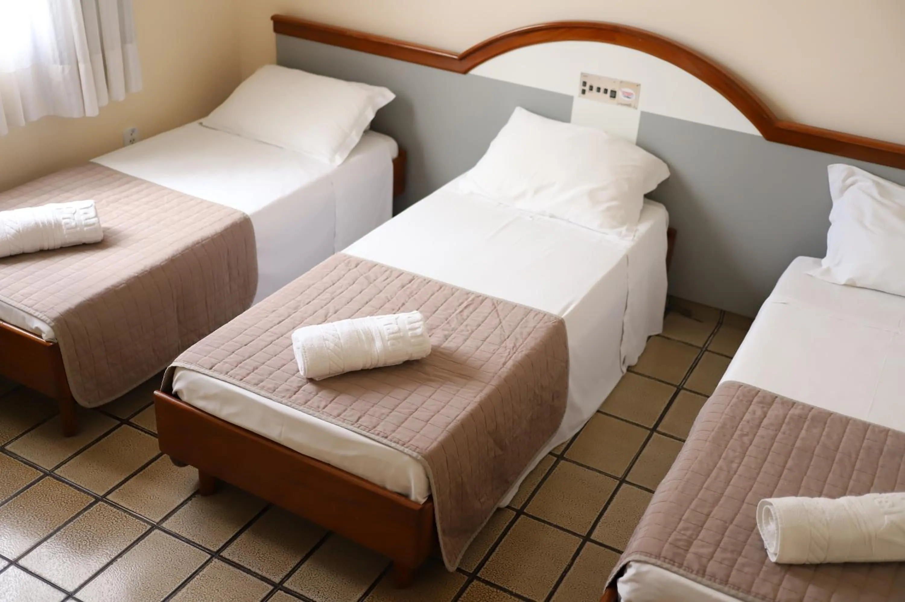 Bedroom, Bed in Champagnat Praia Hotel