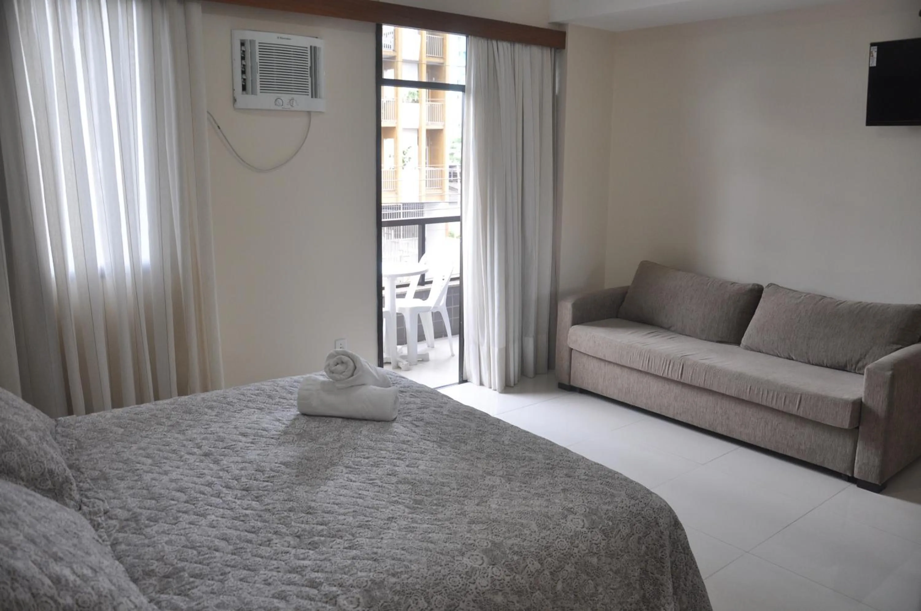 Day, Bed in Champagnat Praia Hotel