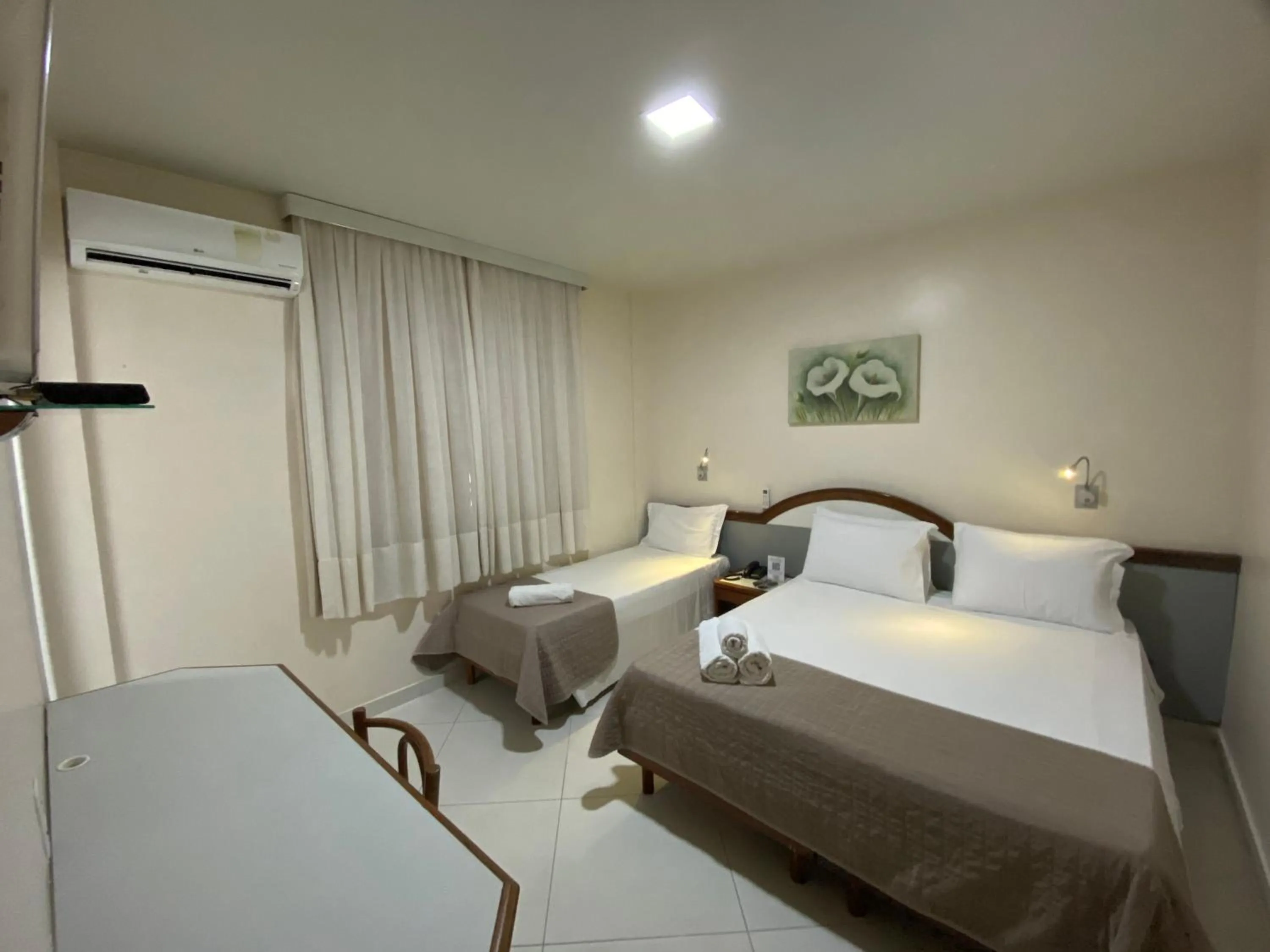 Bedroom, Bed in Champagnat Praia Hotel