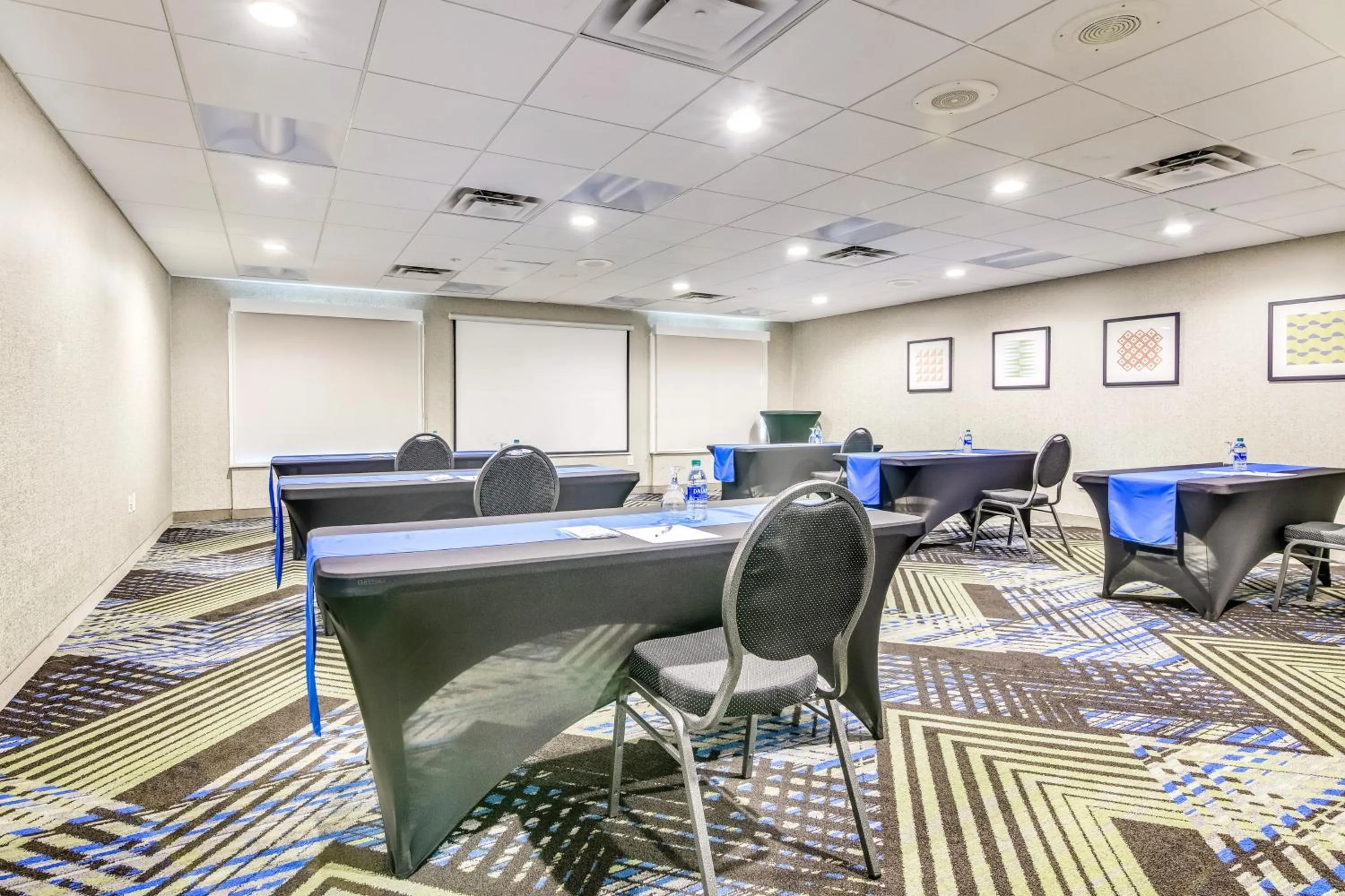 Meeting/conference room in Holiday Inn Express & Suites Longview North by IHG