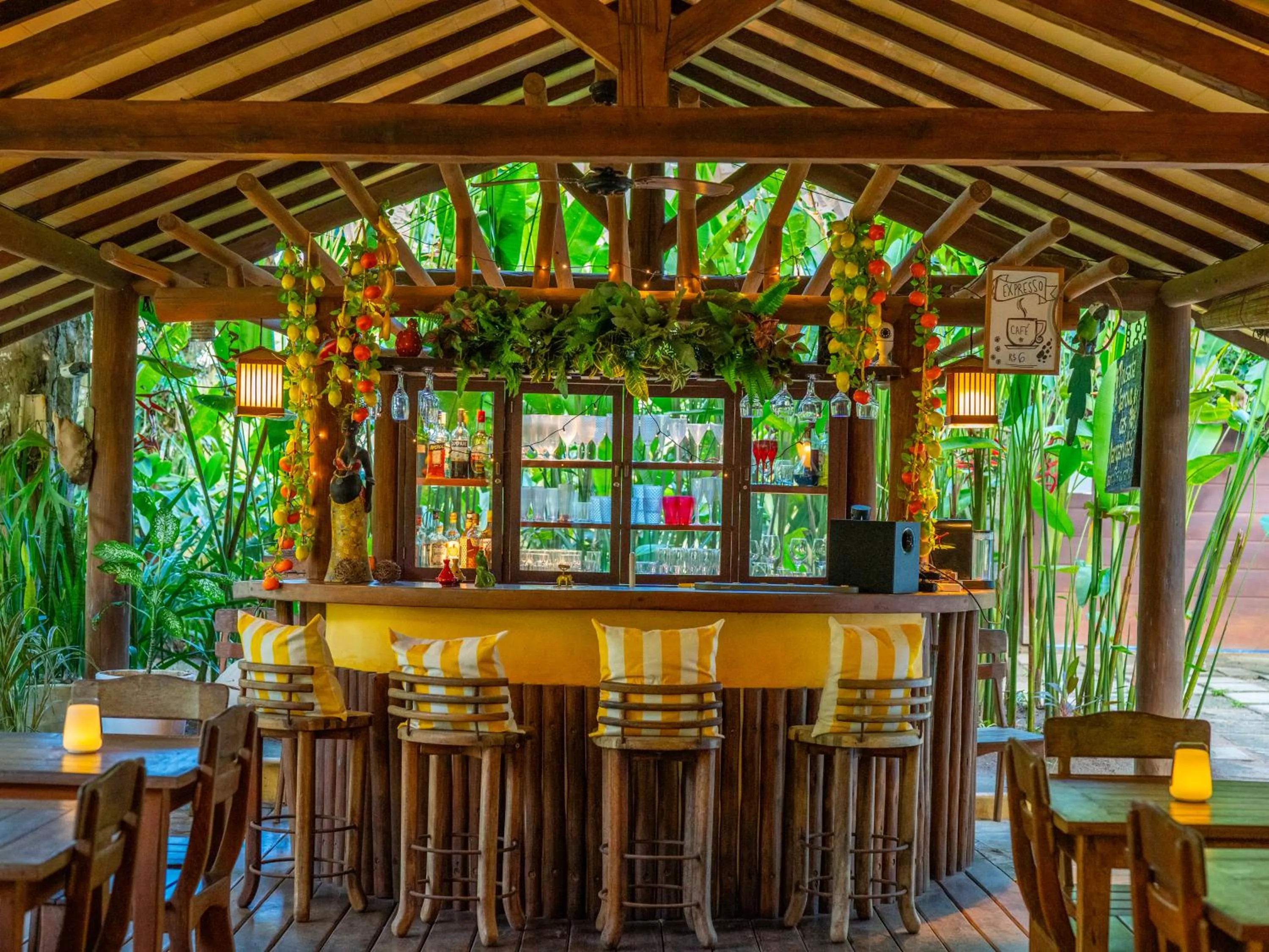 Lounge or bar in Pousada Jardim Das Margaridas