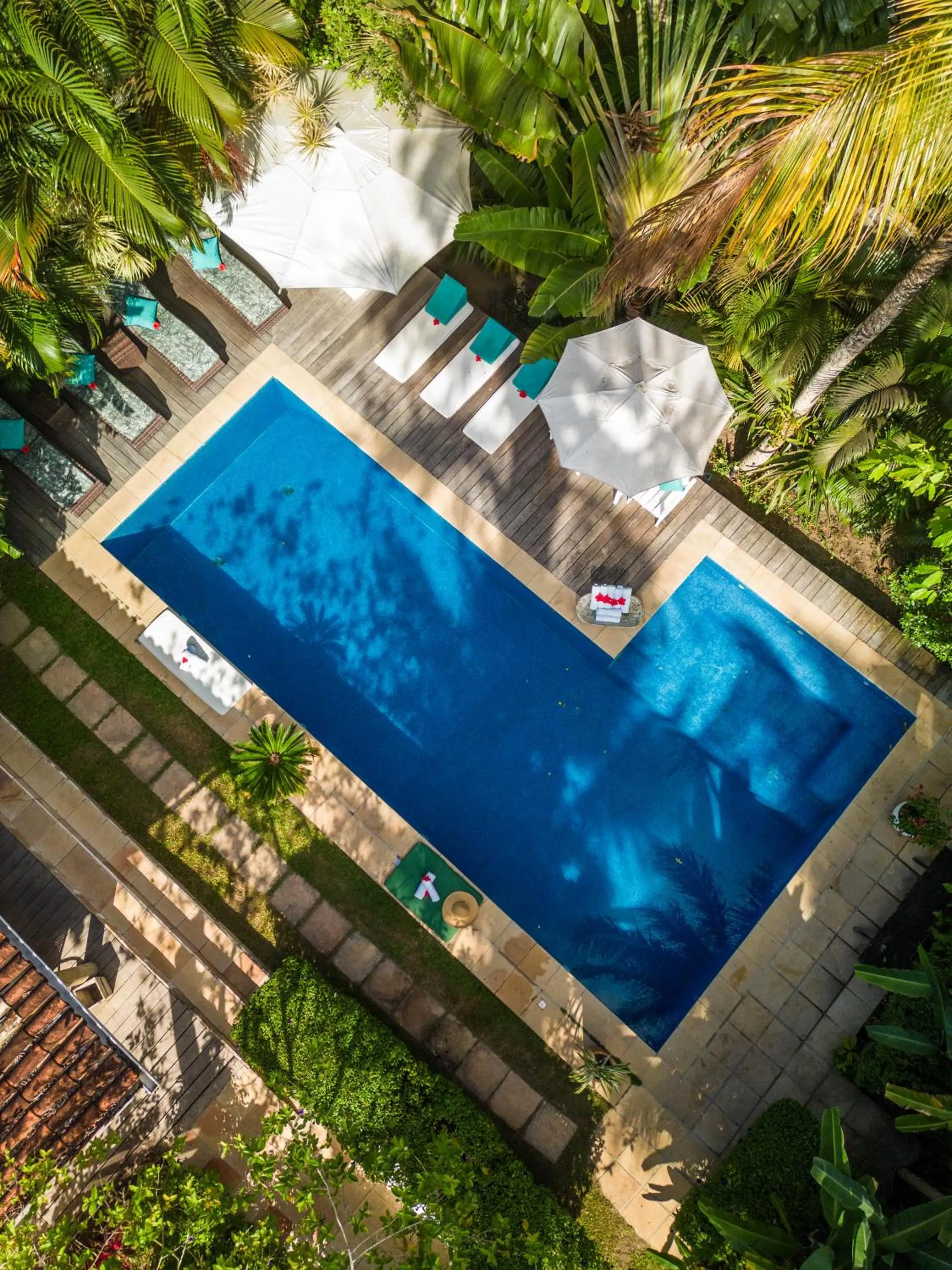 Swimming pool in Pousada Jardim Das Margaridas