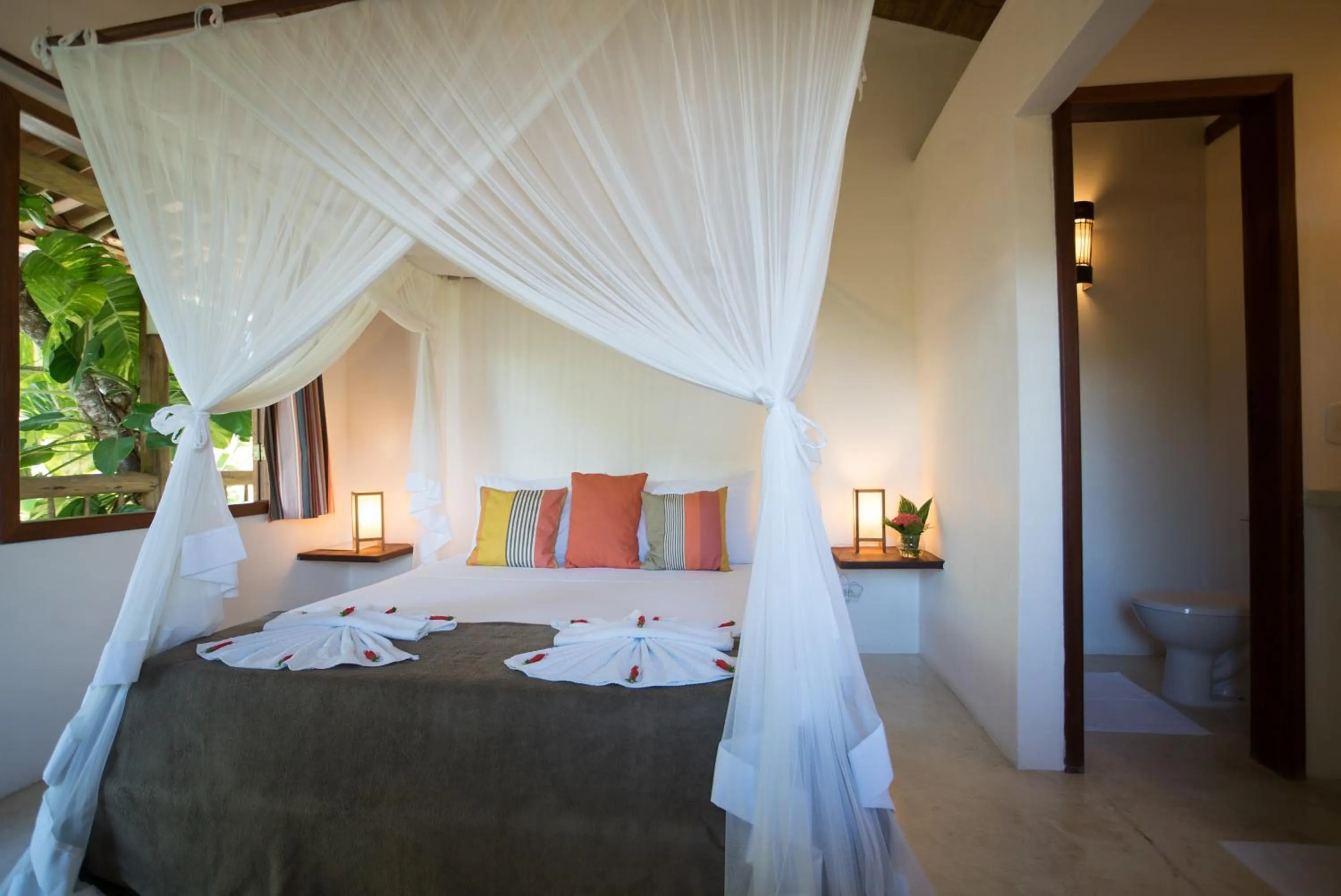 Bathroom, Bed in Pousada Jardim Das Margaridas