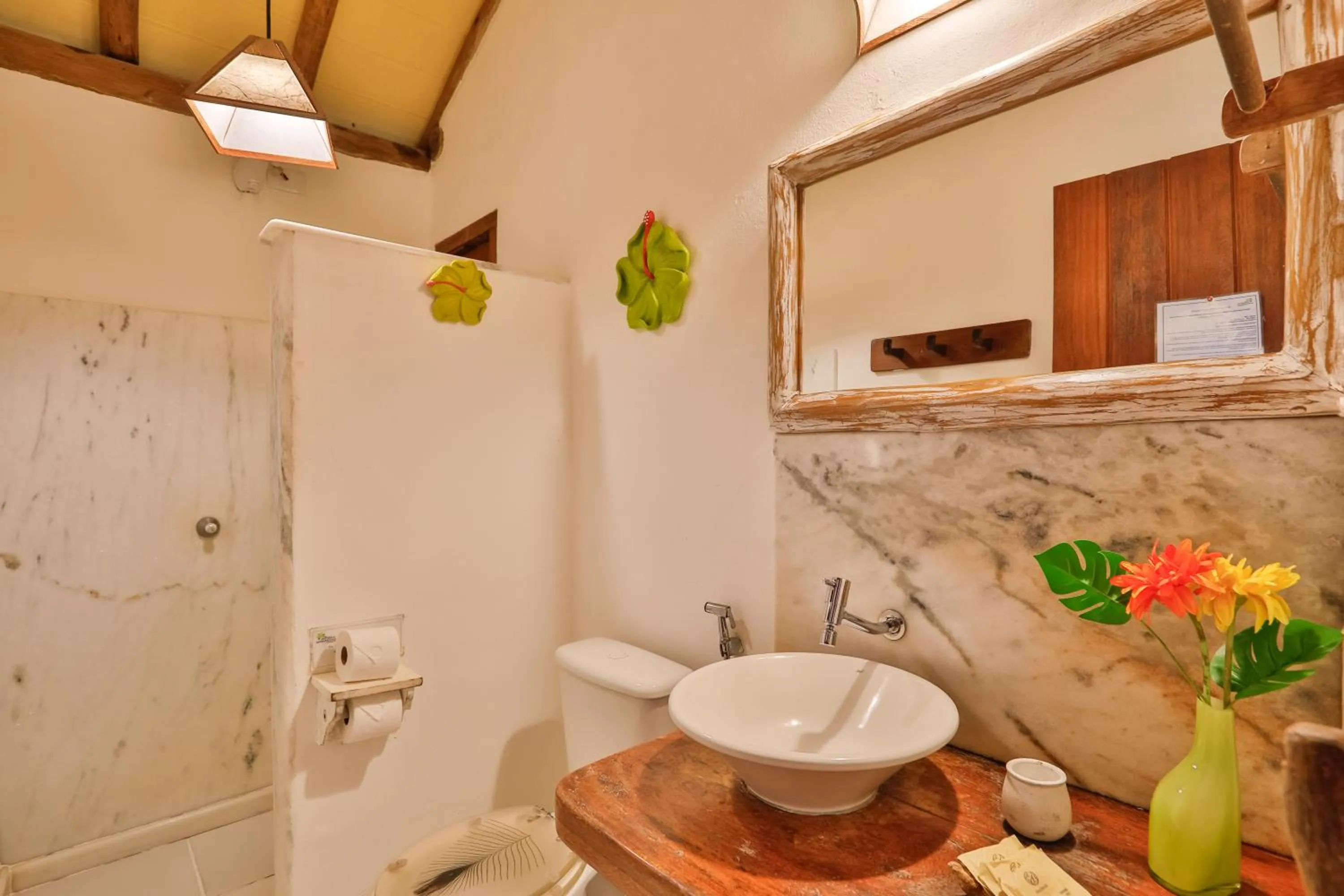 Bathroom in Pousada Jardim Das Margaridas