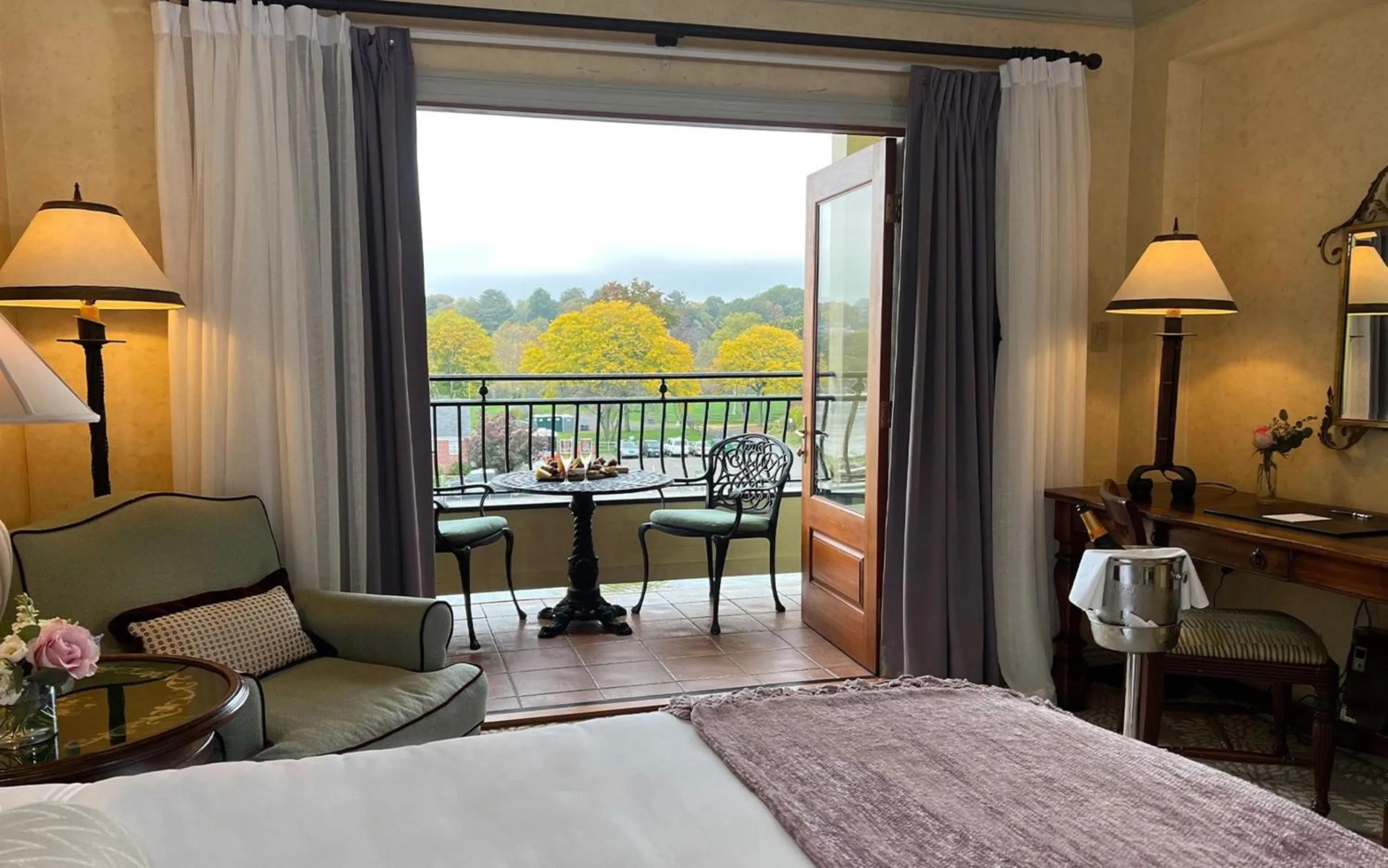 Bedroom, Bed in Delamar Greenwich Harbor