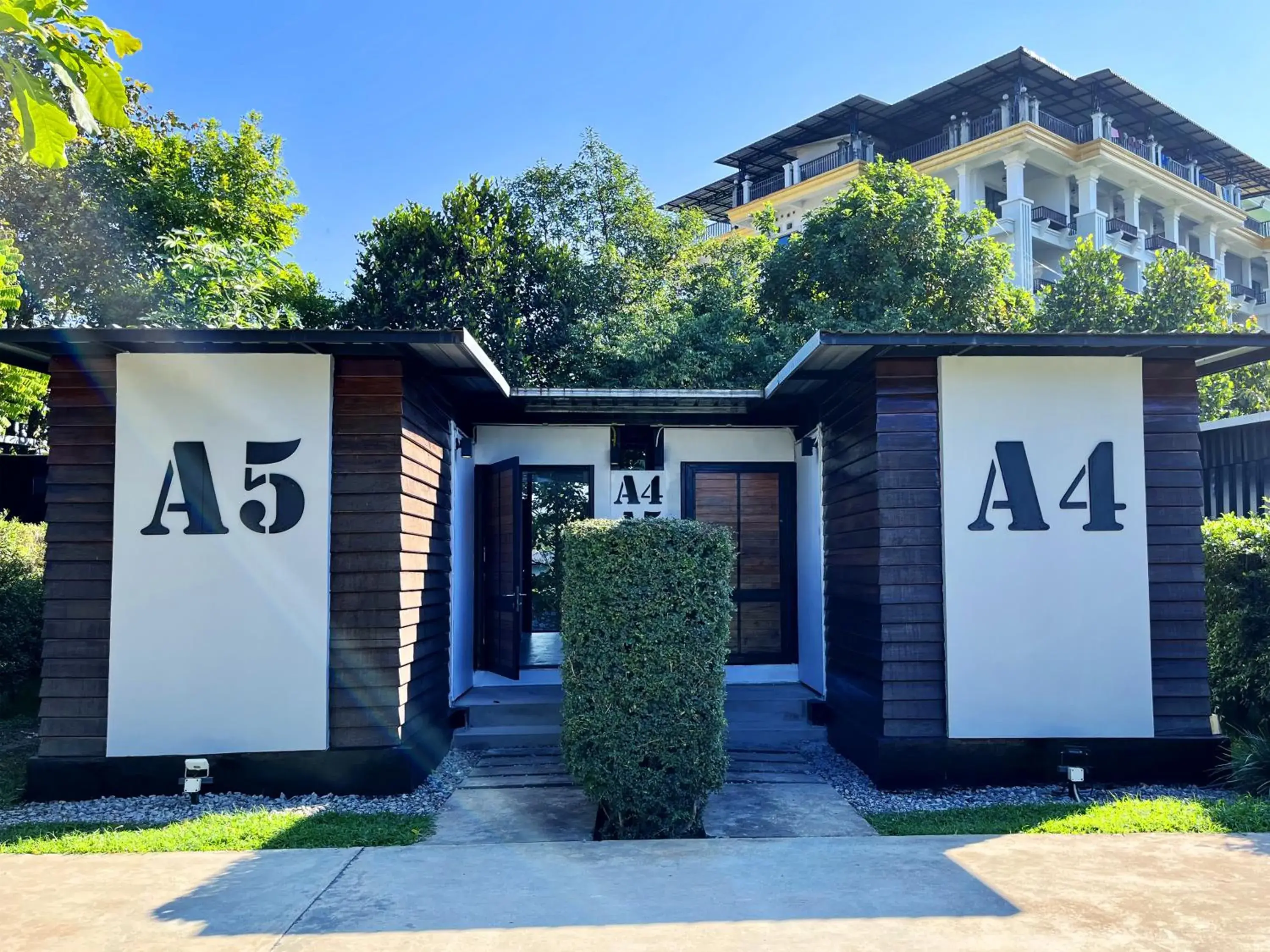 Property building in Kong Resort Vangvieng Property building in Kong Resort Vangvieng