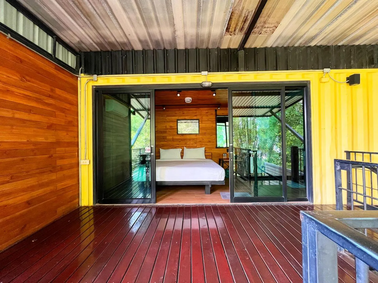 Bed in Kong Resort Vangvieng