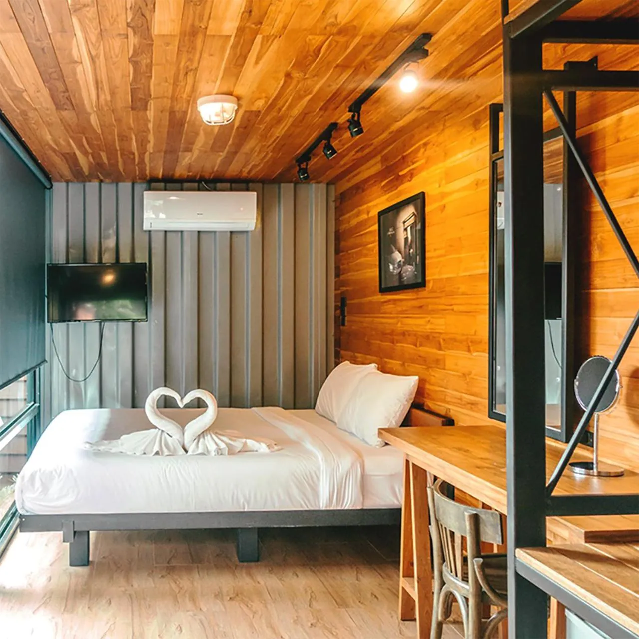 Bed in Kong Resort Vangvieng