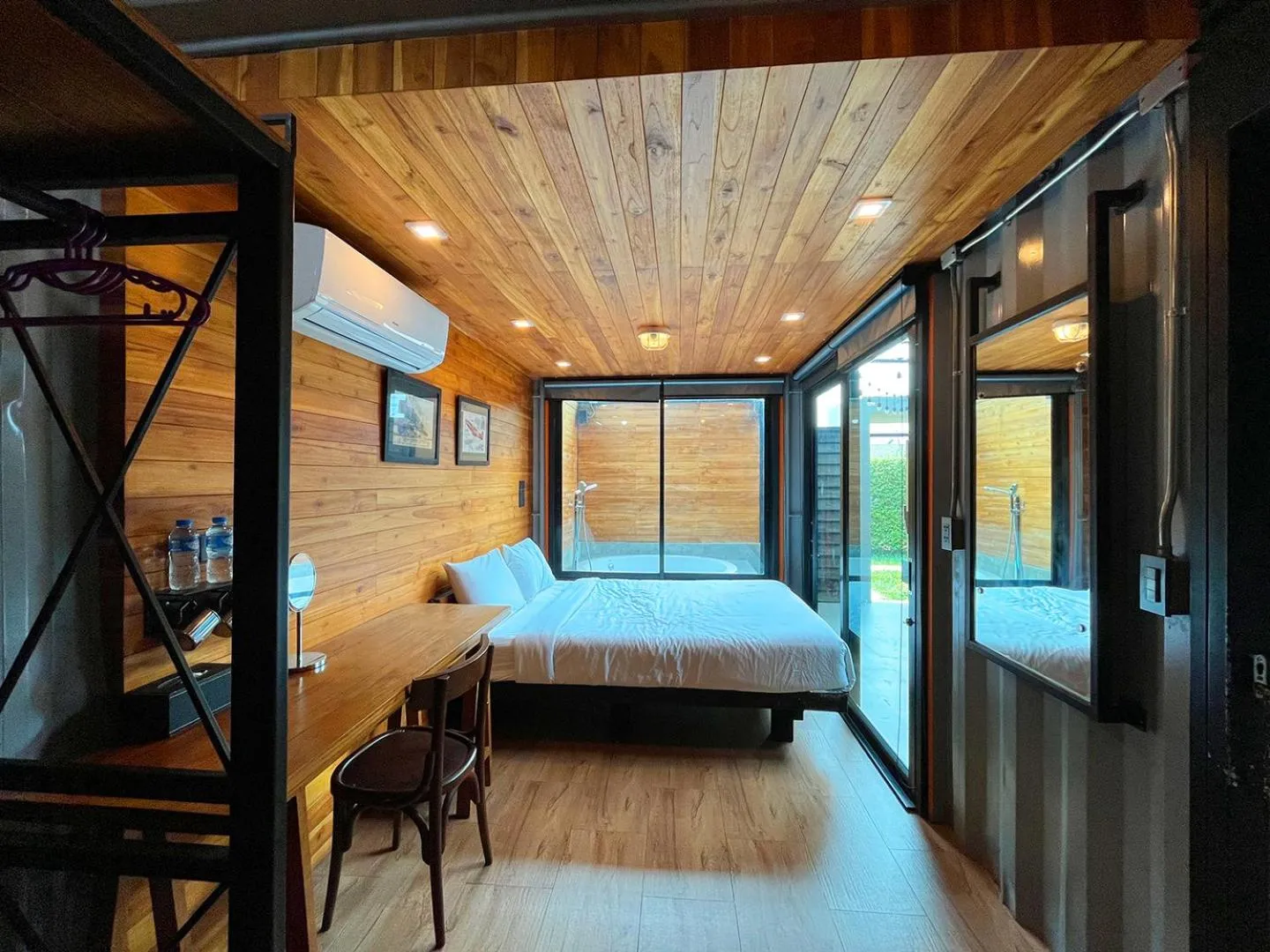 Bed in Kong Resort Vangvieng