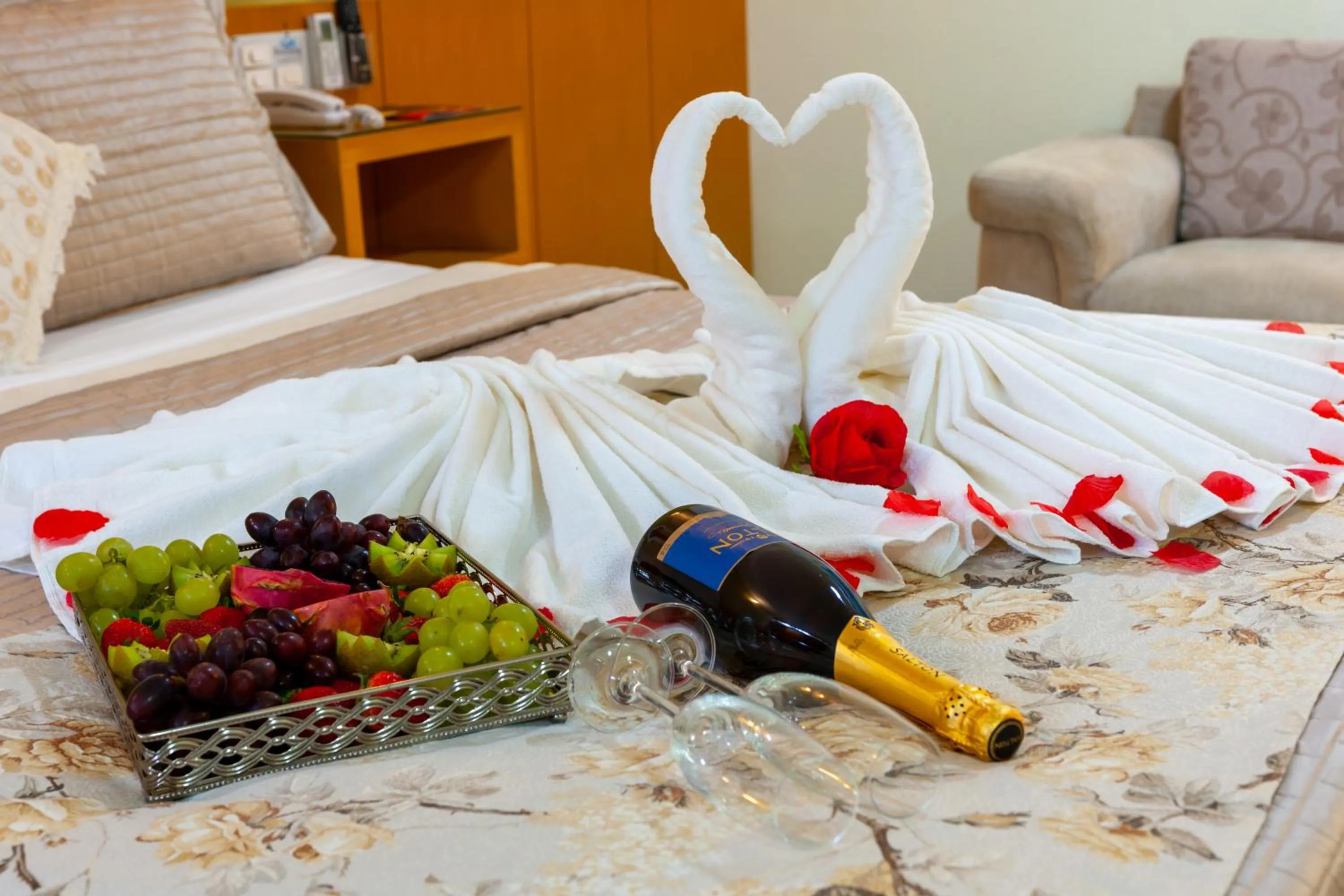 Bedroom in Hotel Santorini