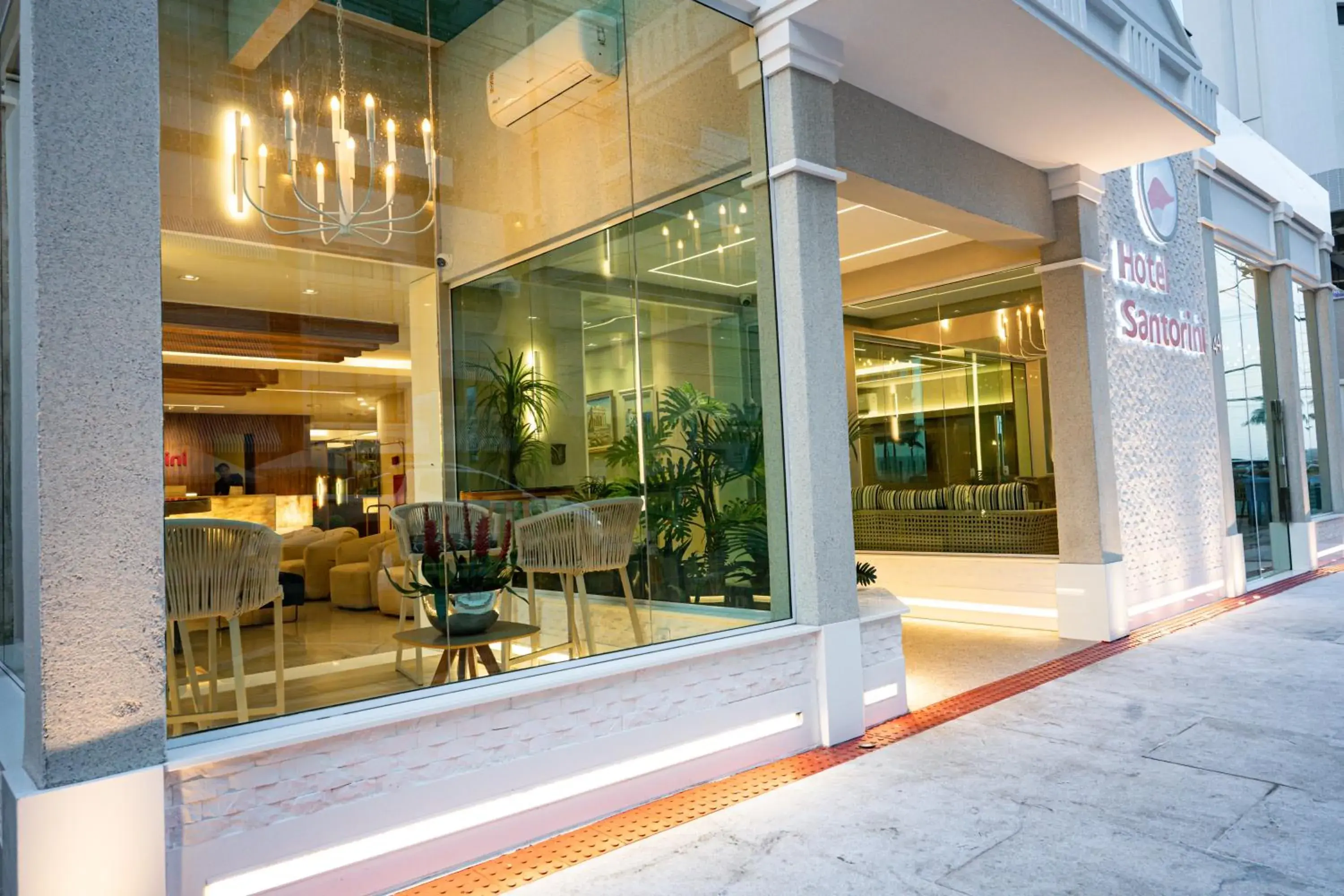 Facade/entrance in Hotel Santorini Facade/entrance in Hotel Santorini