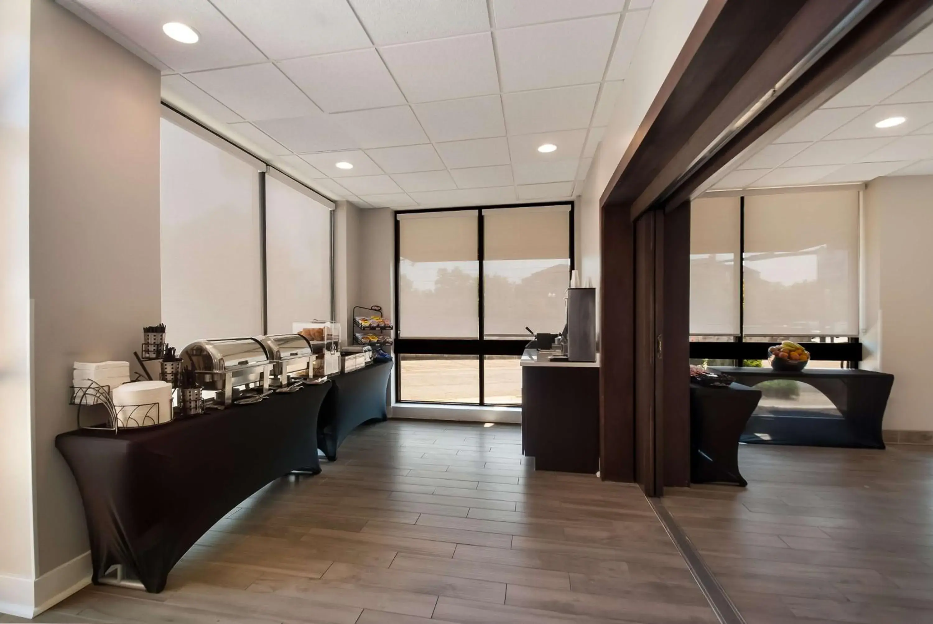 Breakfast in Best Western Springfield Breakfast in Best Western Springfield