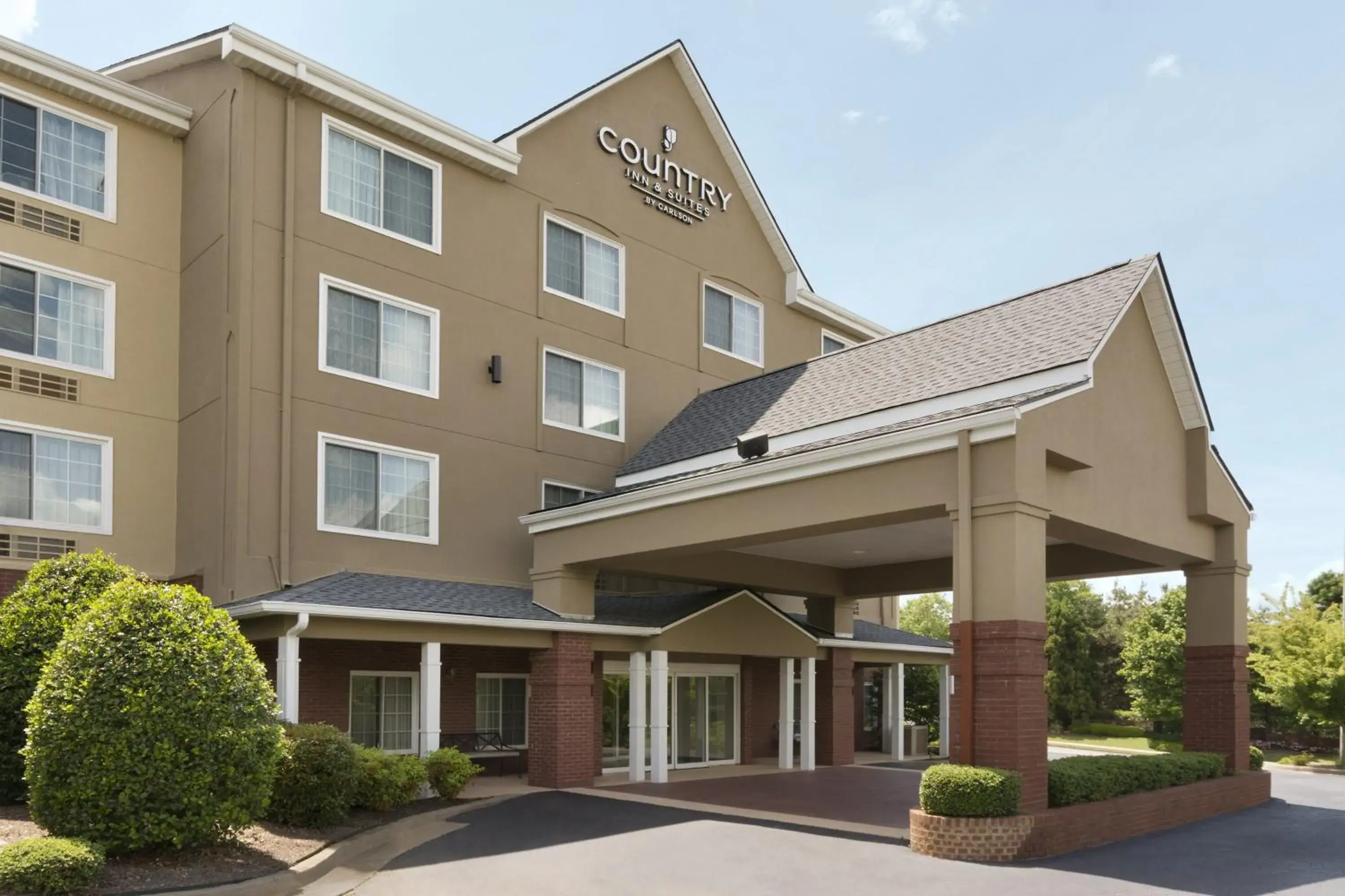 Property building in Country Inn & Suites by Radisson, Buford at Mall of Georgia, GA Property building in Country Inn & Suites by Radisson, Buford at Mall of Georgia, GA