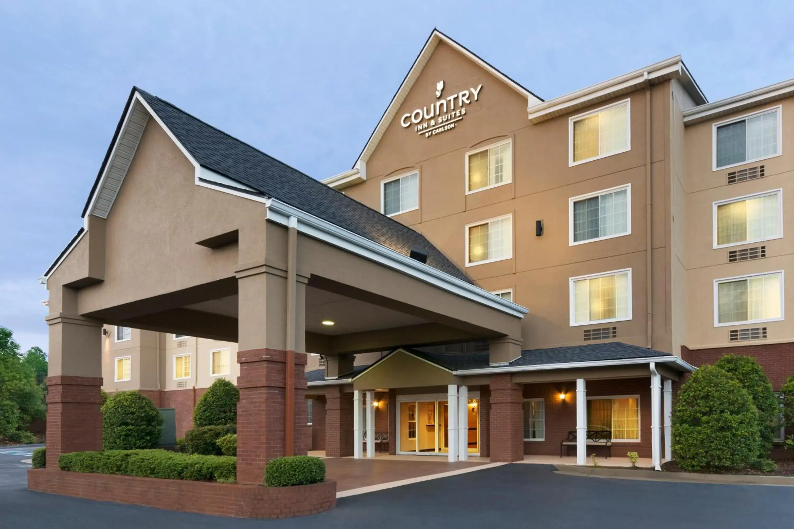 Property building in Country Inn & Suites by Radisson, Buford at Mall of Georgia, GA Property building in Country Inn & Suites by Radisson, Buford at Mall of Georgia, GA