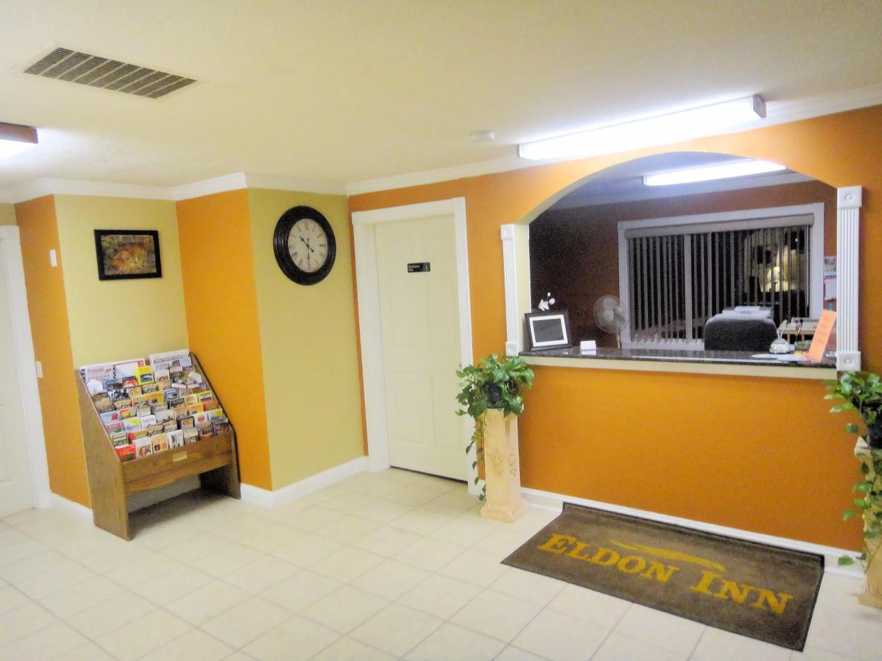 Lobby or reception in Eldon Inn