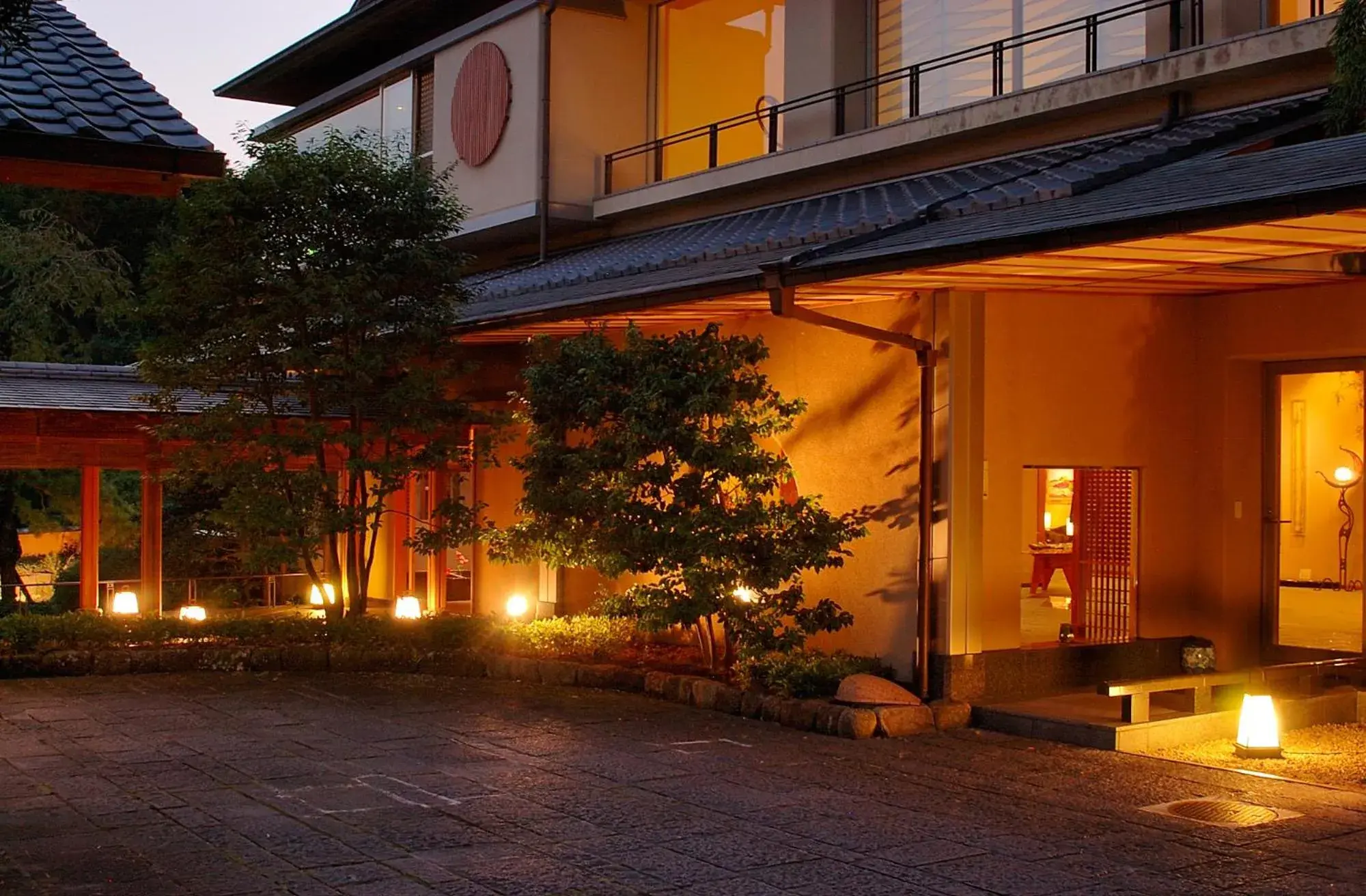 Facade/entrance in Seizan Yamato Facade/entrance in Seizan Yamato