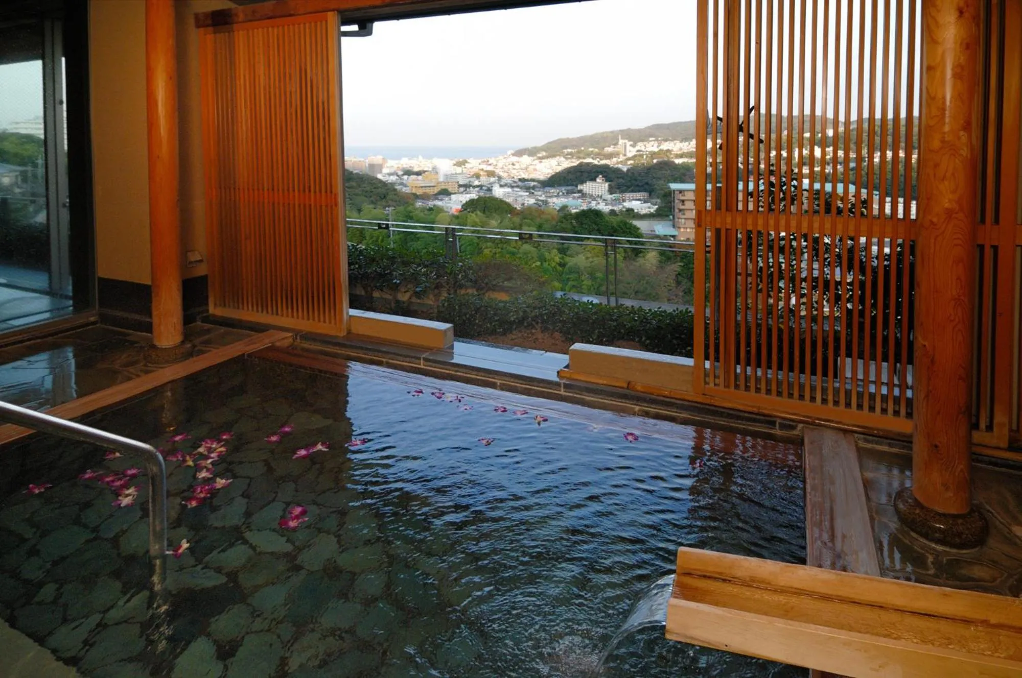 Hot Spring Bath in Seizan Yamato