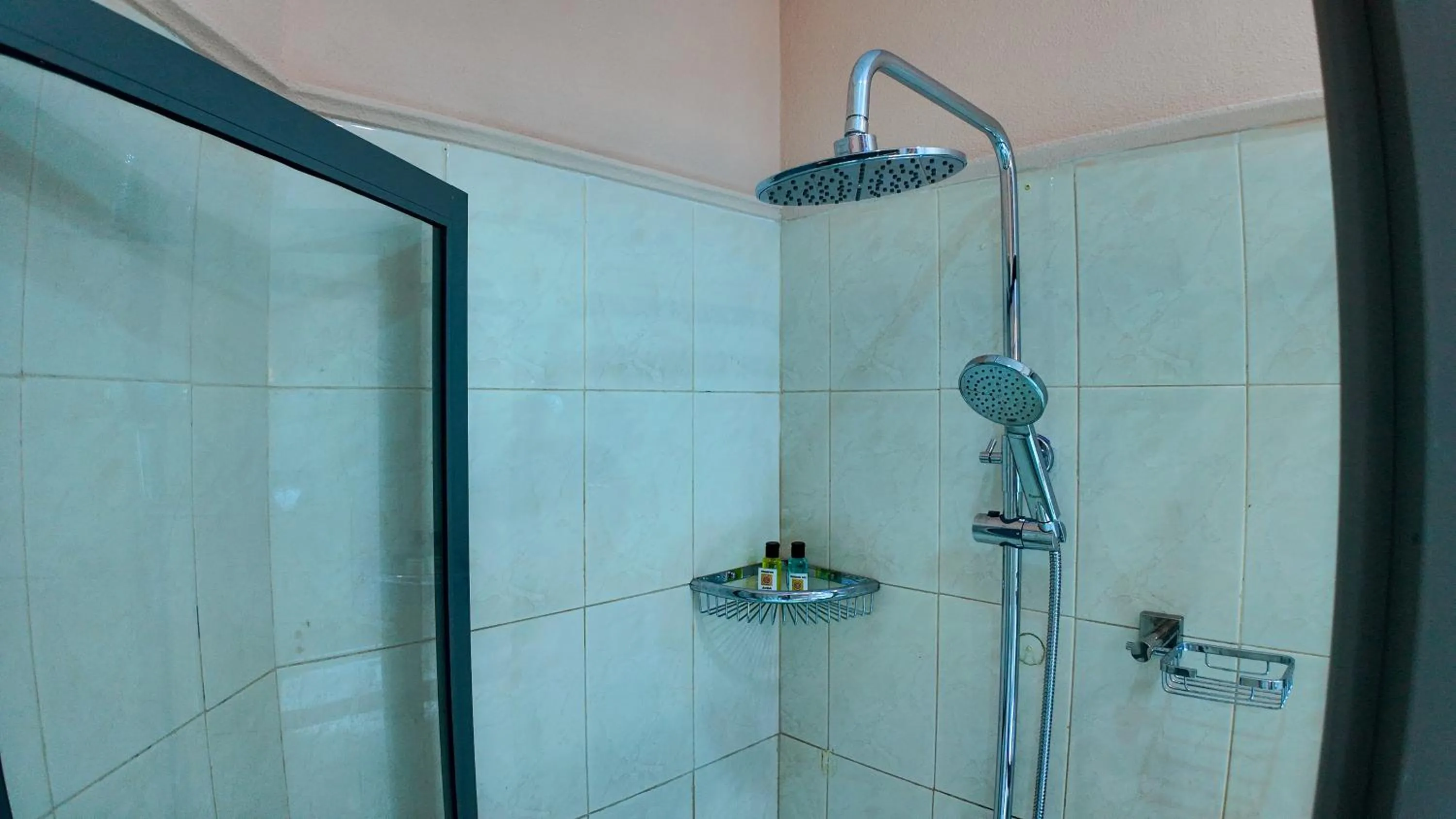 Shower in AIDA Hotel - Bentota
