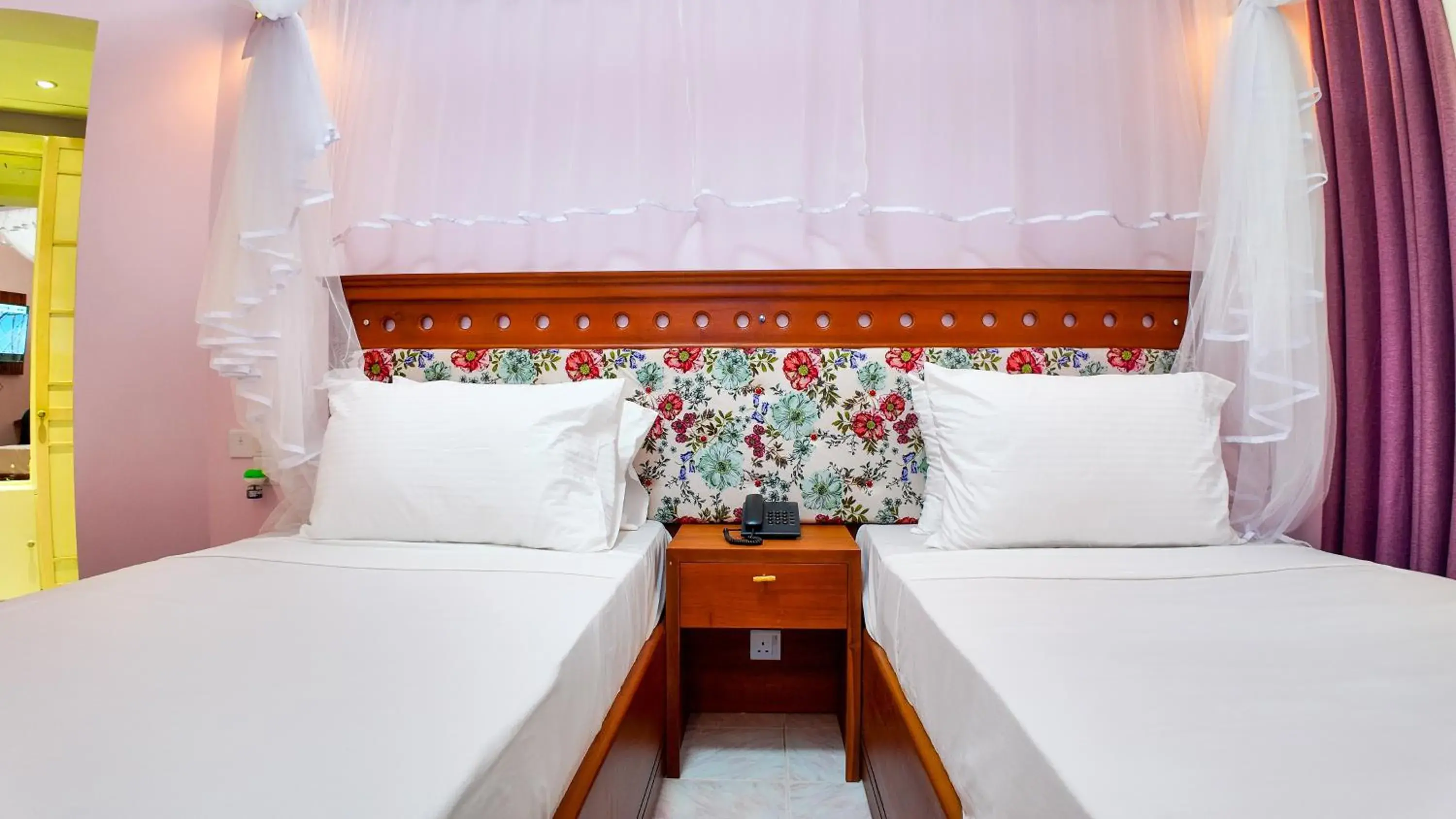 Standard Twin Room with Lake View - single occupancy - B & B in AIDA Hotel - Bentota Standard Twin Room with Lake View - single occupancy - B & B in AIDA Hotel - Bentota